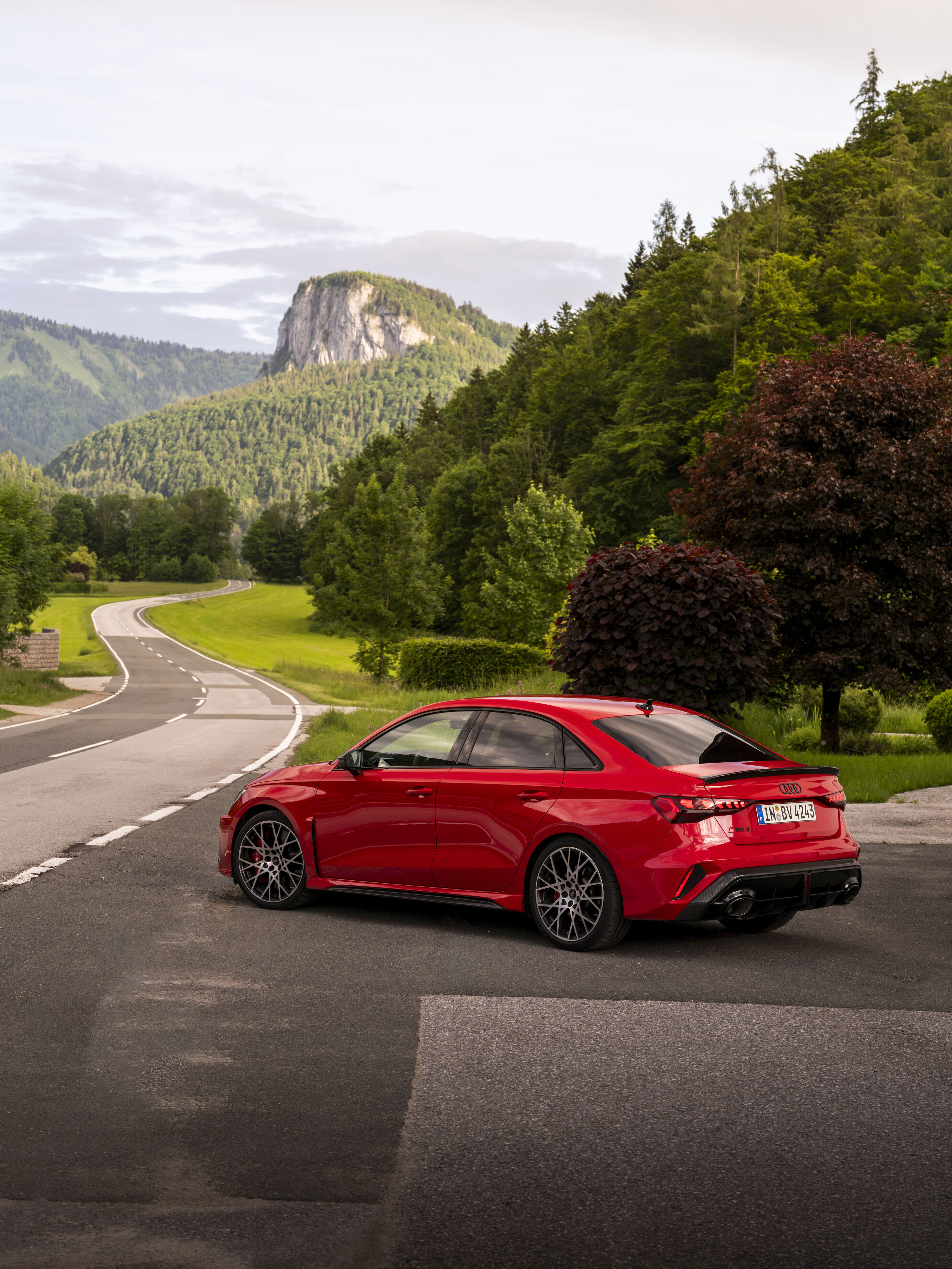 Audi RS 3 Sedan - Static photo,
Colour: Progressive red