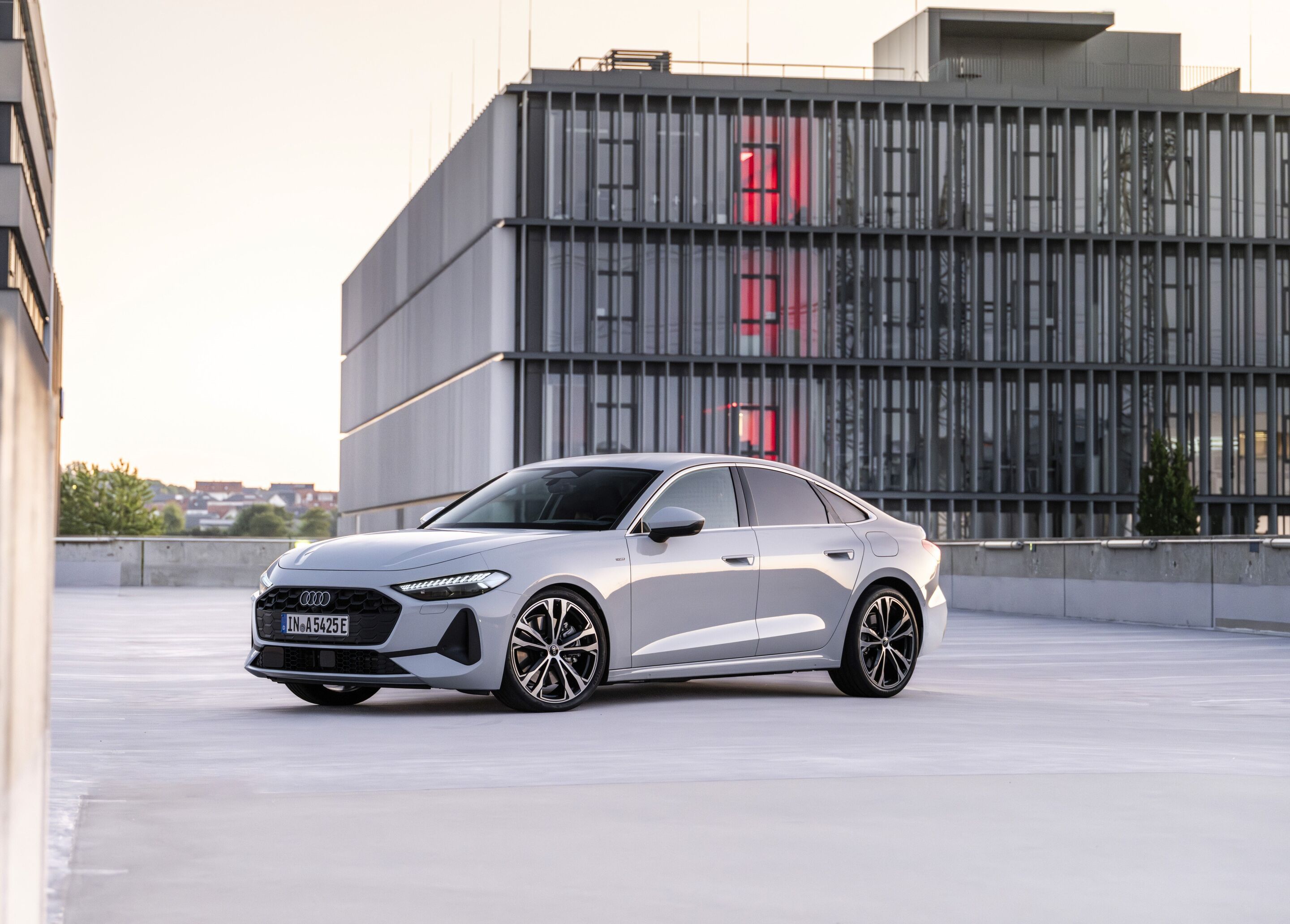 Audi A5 Sedan e-hybrid quattro - Static photo,
Colour: Glacier white