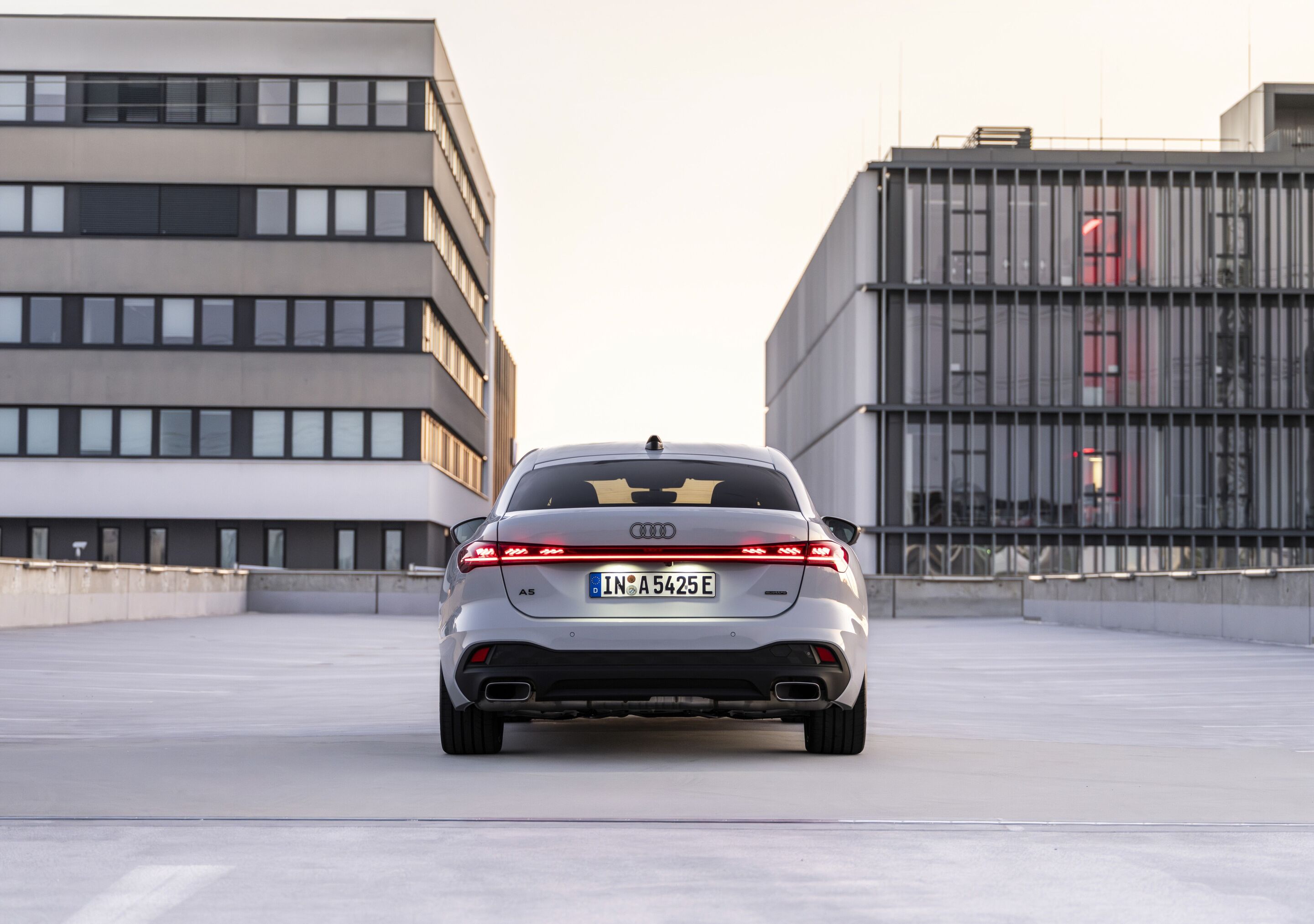 Audi A5 Sedan e-hybrid quattro - Static photo,
Colour: Glacier white