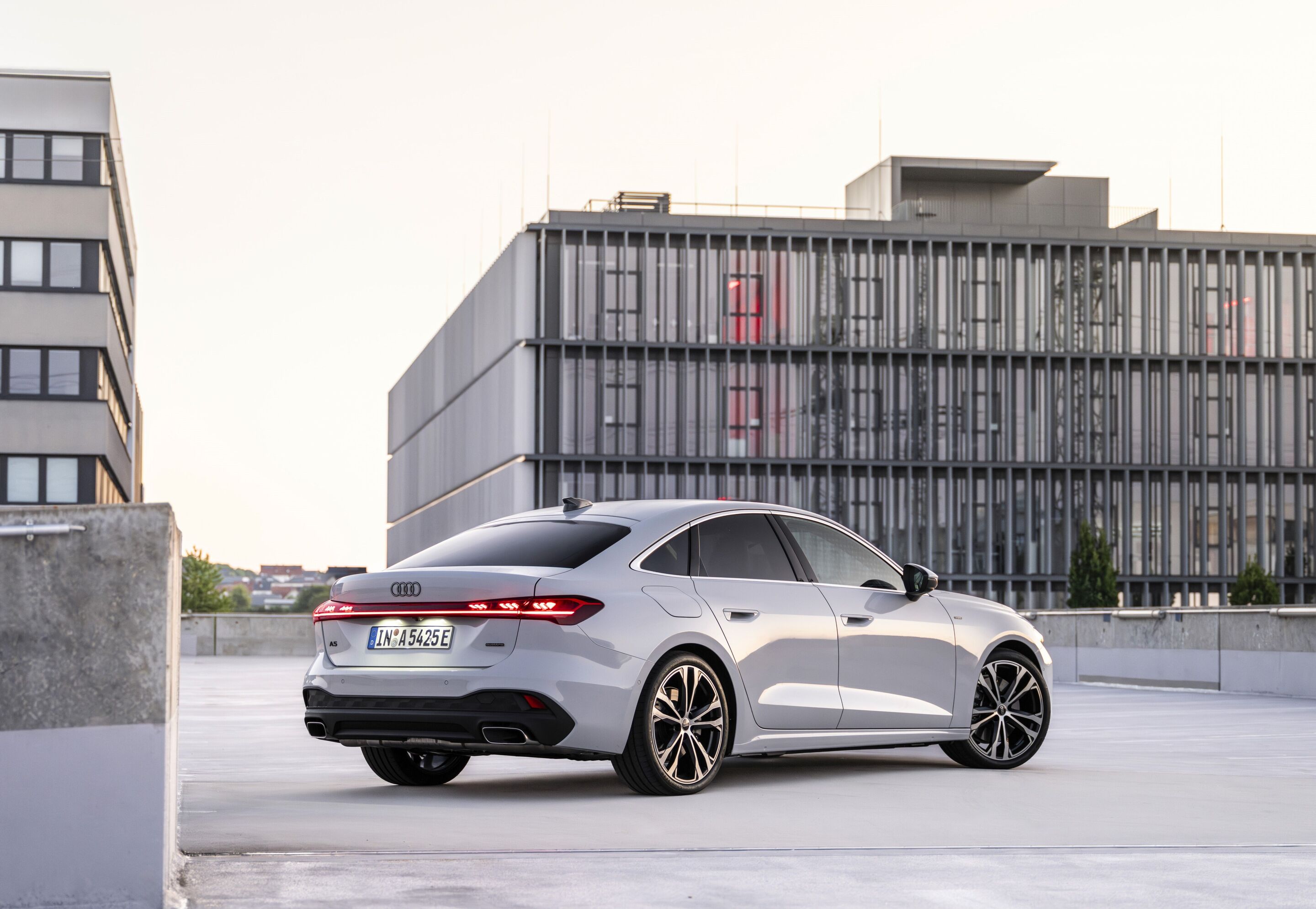 Audi A5 Sedan e-hybrid quattro - Static photo,
Colour: Glacier white