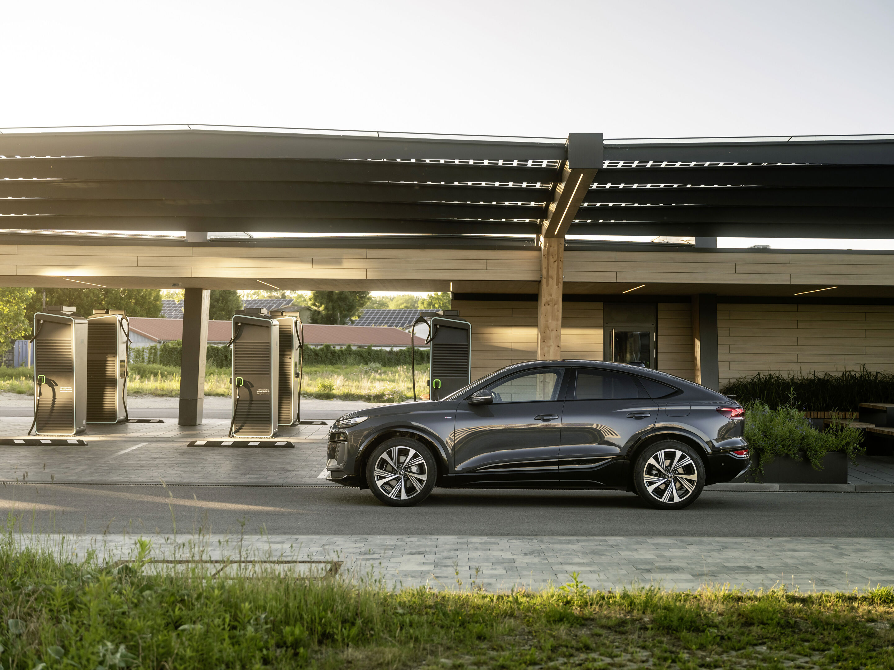 Audi Q6 Sportback e-tron - Static photo,
Colour: Magnet gray