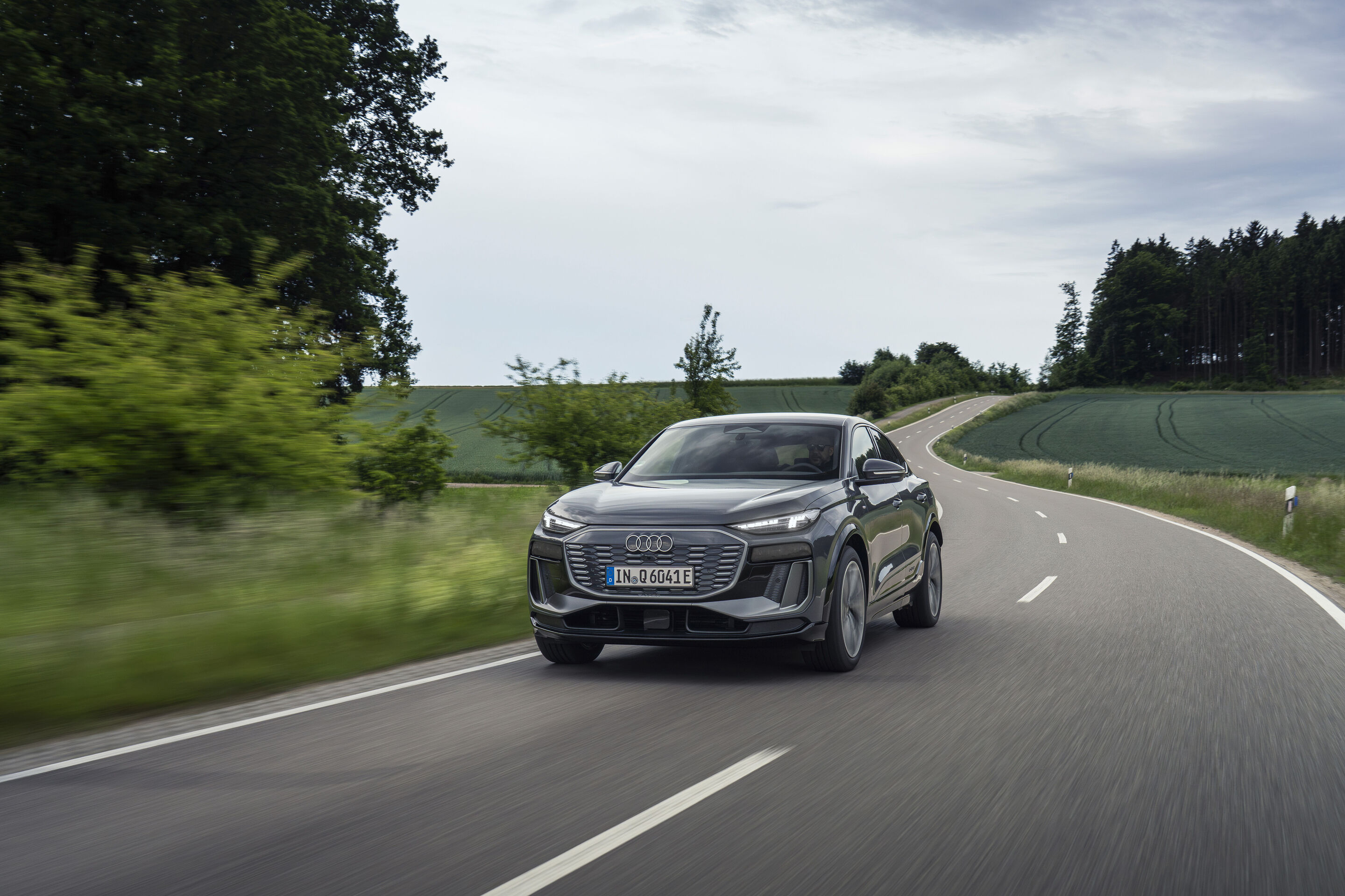 Audi Q6 Sportback e-tron - Dynamic photo,
Colour: Magnet gray