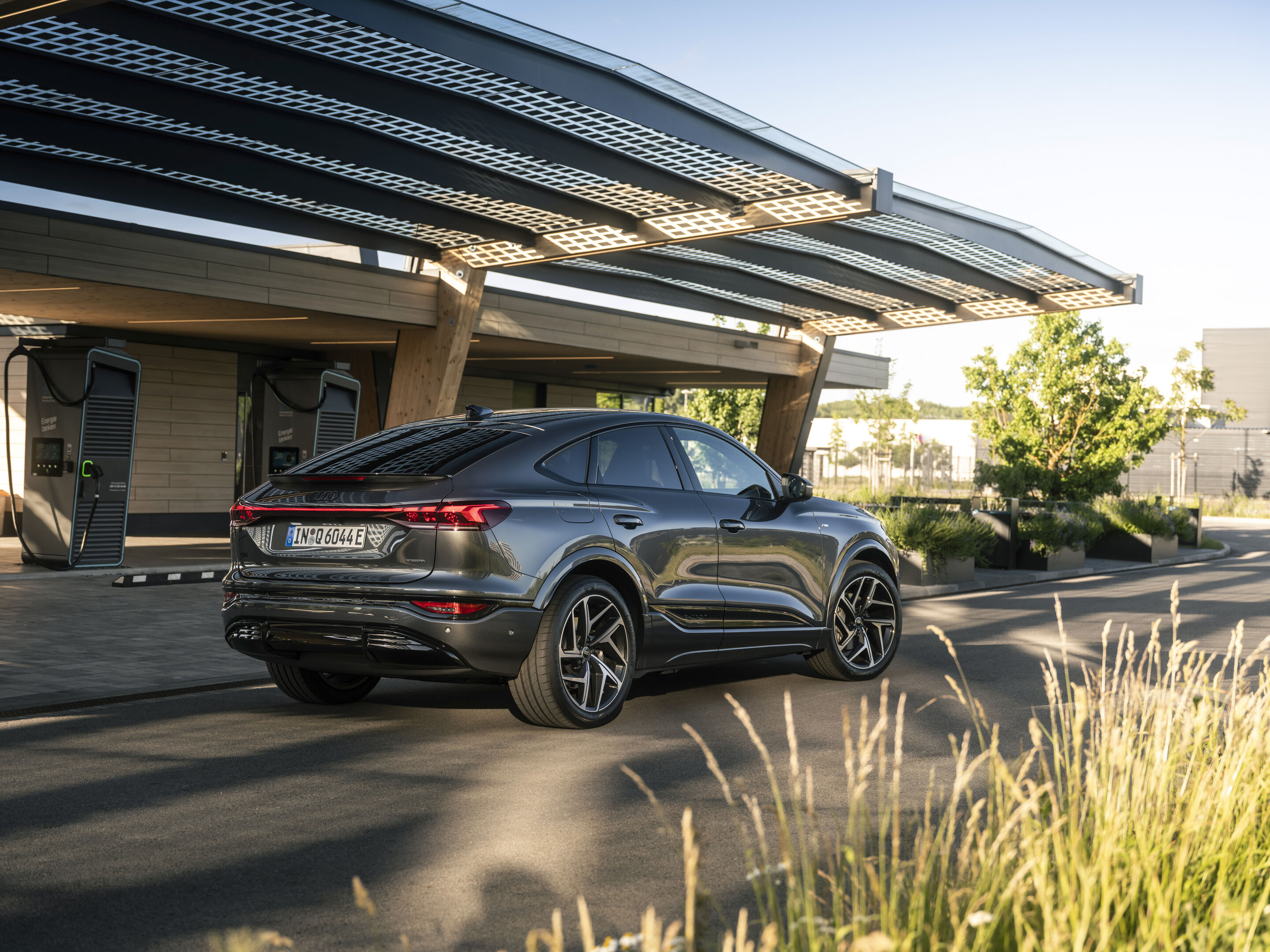 Audi Q6 Sportback e-tron - Static photo,
Colour: Daytona gray