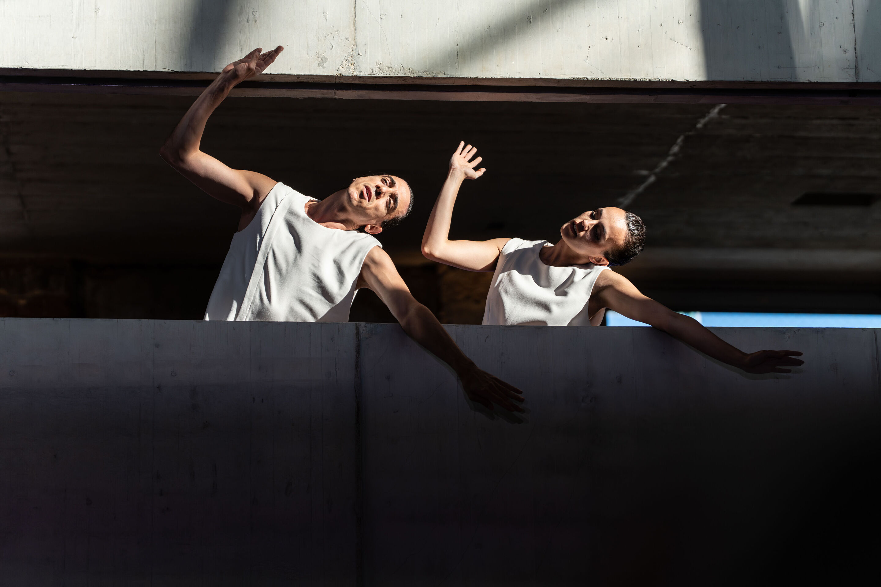 „Lux!“: Inszeniertes Konzert auf der Baustelle des MKKD; Arcis Saxophon Quartett, Vokalensemble LauschWerk - Auf der Baustelle des neuen Museums für Konkrete Kunst und Design Ingolstadt bewegen sich Tänzer Cristian Cucco und Tänzerin Erica D’Amico beim...