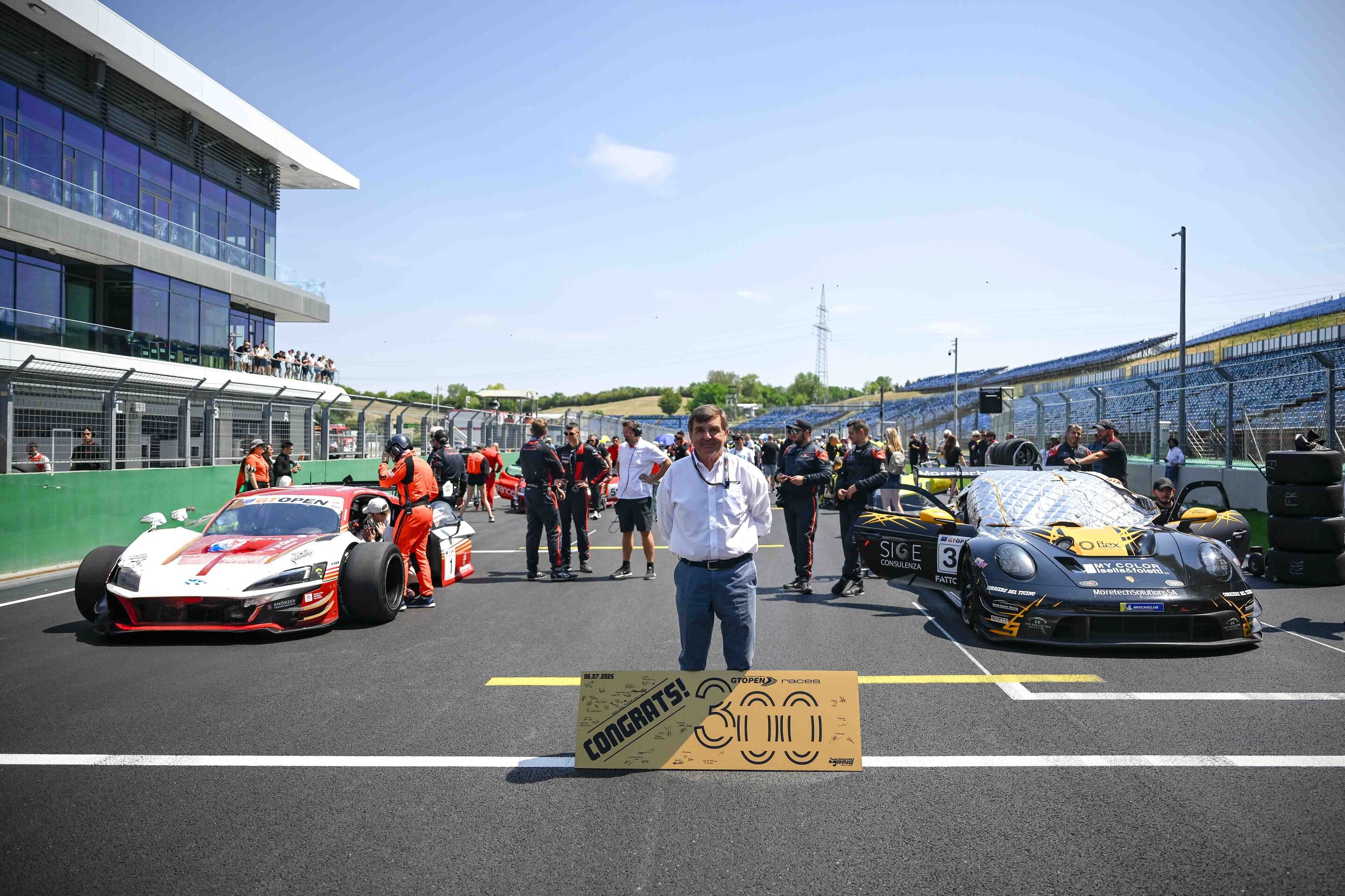 International GT Open 2025 - Audi R8 LMS #1 (Eastalent Racing), Christopher Haase/Simon Reicher. Jesús Pareja, 300. Rennen