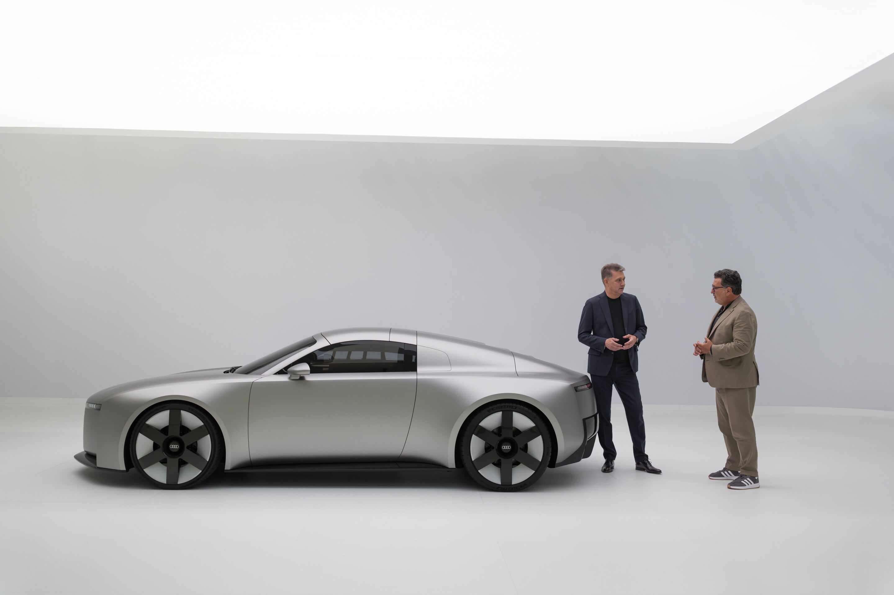 Audi Concept C - Audi CEO Gernot Döllner (left) and Chief Creative Officer Massimo Frascella (right) at the Audi Concept C