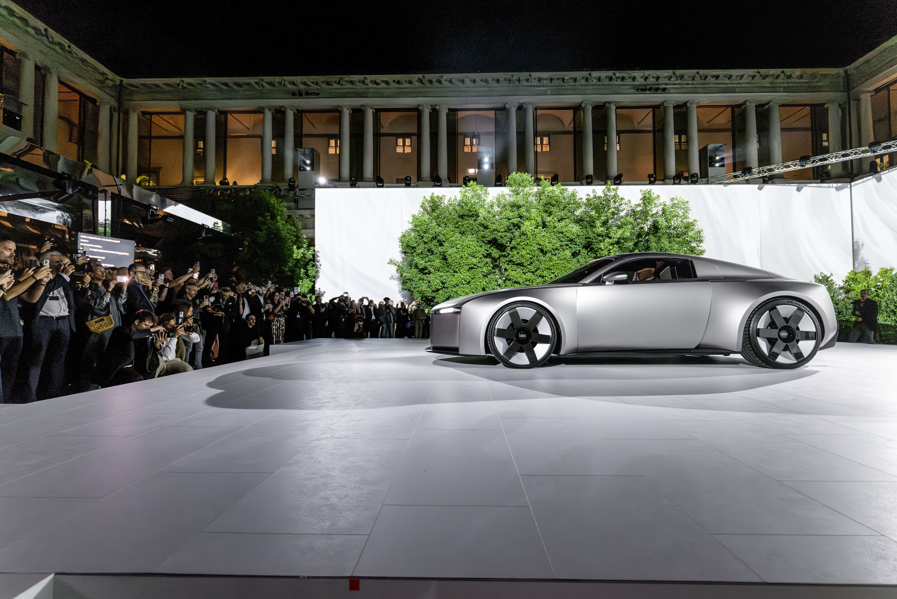 A new beginning in Milan: Audi unveils new design - With the presentation of the Audi Concept C study in Milan, Audi provides a concrete preview of the design of future models.