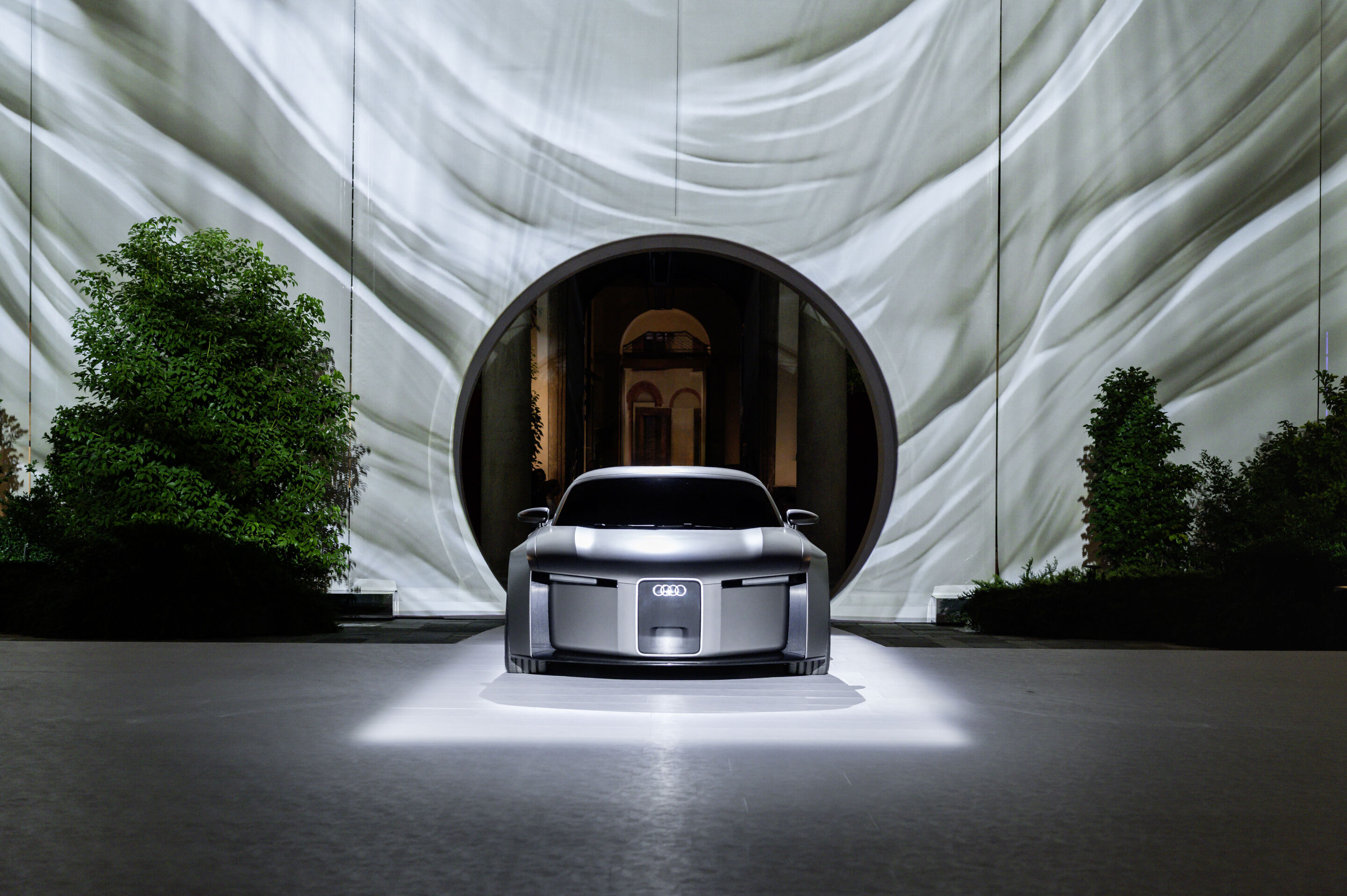 Aufbruch in Mailand: Audi zeigt neues Design - Mit der Vorstellung der Studie Audi Concept C in Mailand gibt Audi einen konkreten Ausblick auf das Design künftiger Modelle.