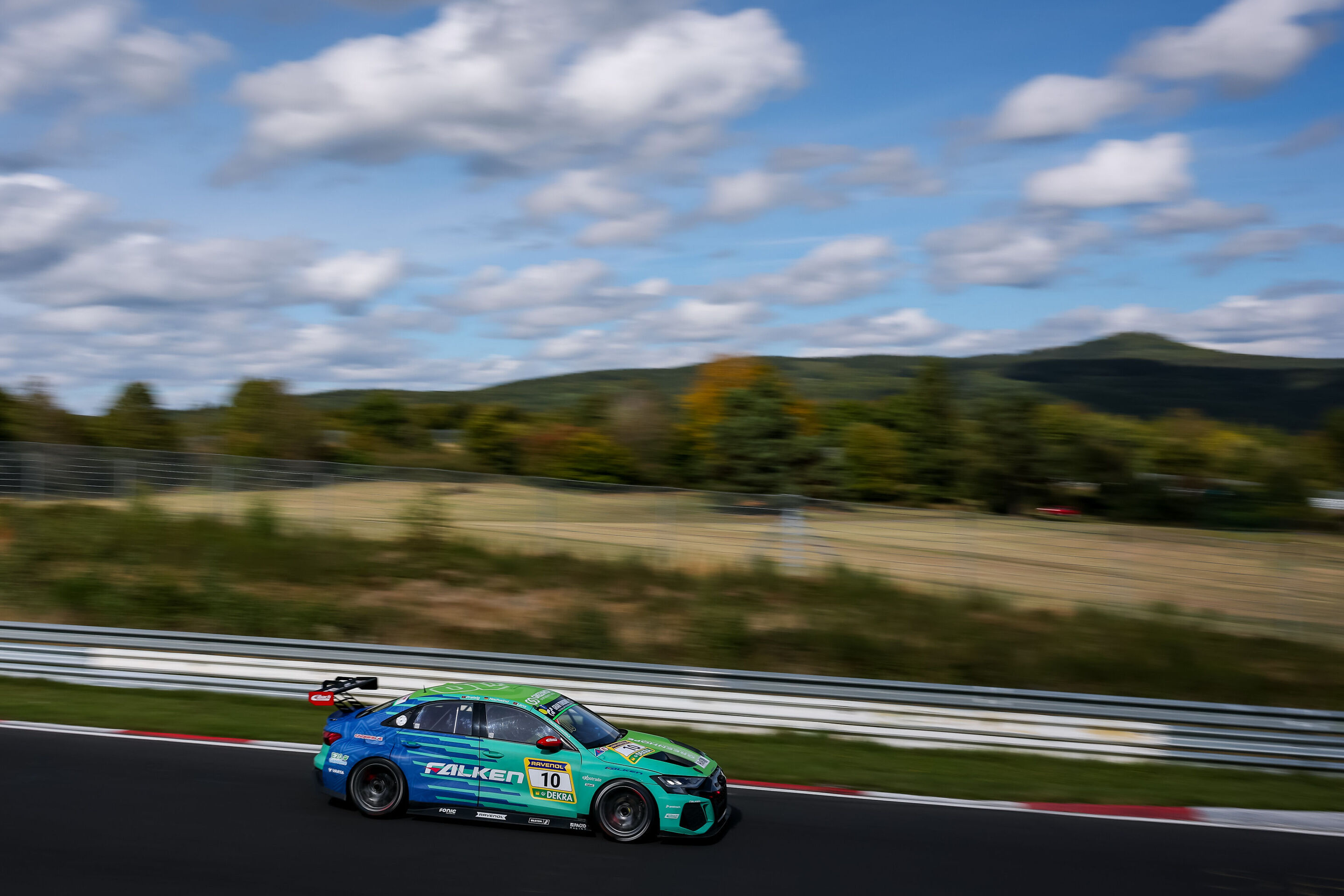 Nürburgring Langstrecken-Serie 2025 - Audi RS 3 LMS #10 (Max Kruse Racing), Timo Hochwind/Christoph Lenz/Jasmin Preisig