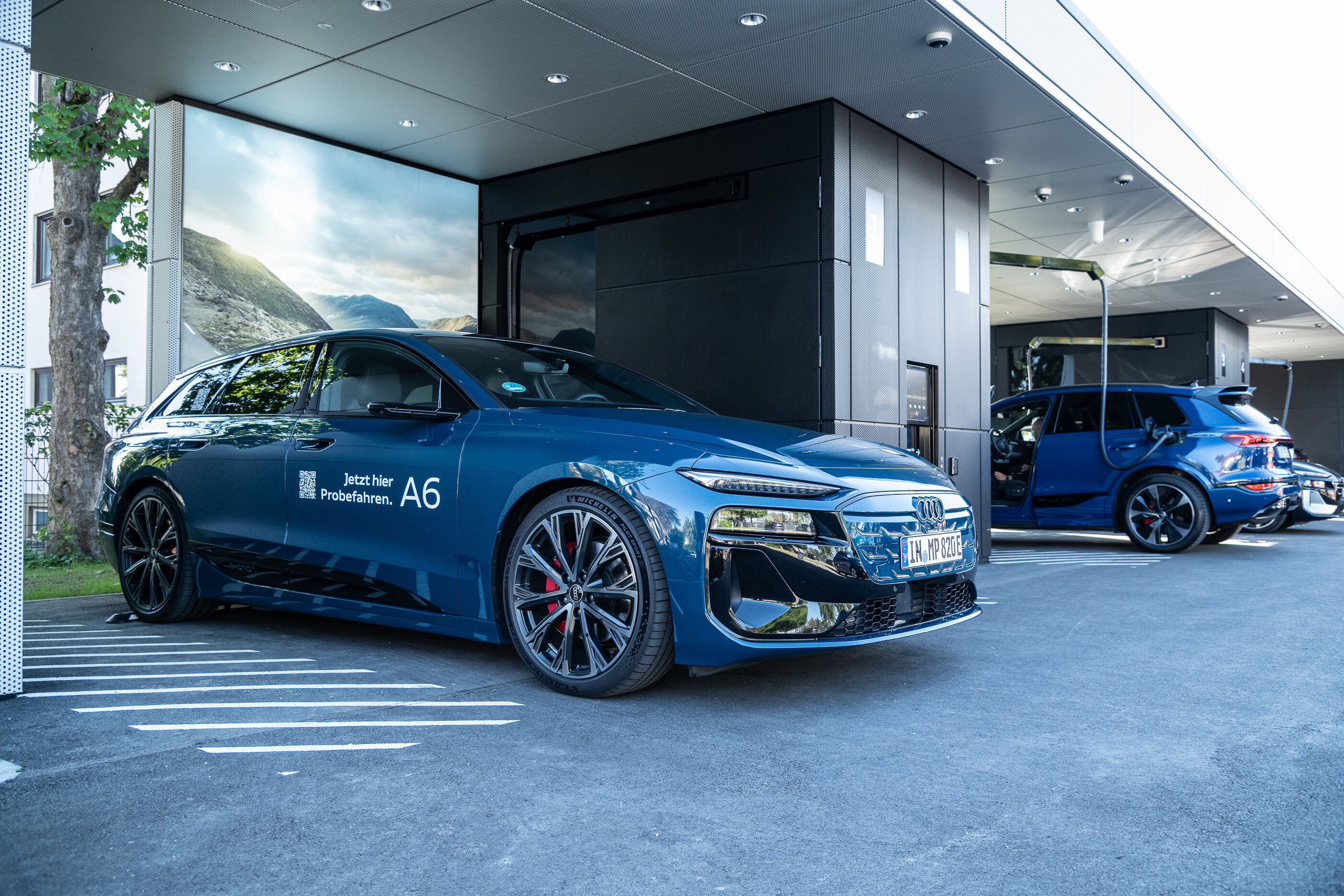Opening of another Audi Charging Hub in Munich - The new Audi charging hub at Munich Westkreuz is the second location in the Bavarian capital – and the ninth worldwide.