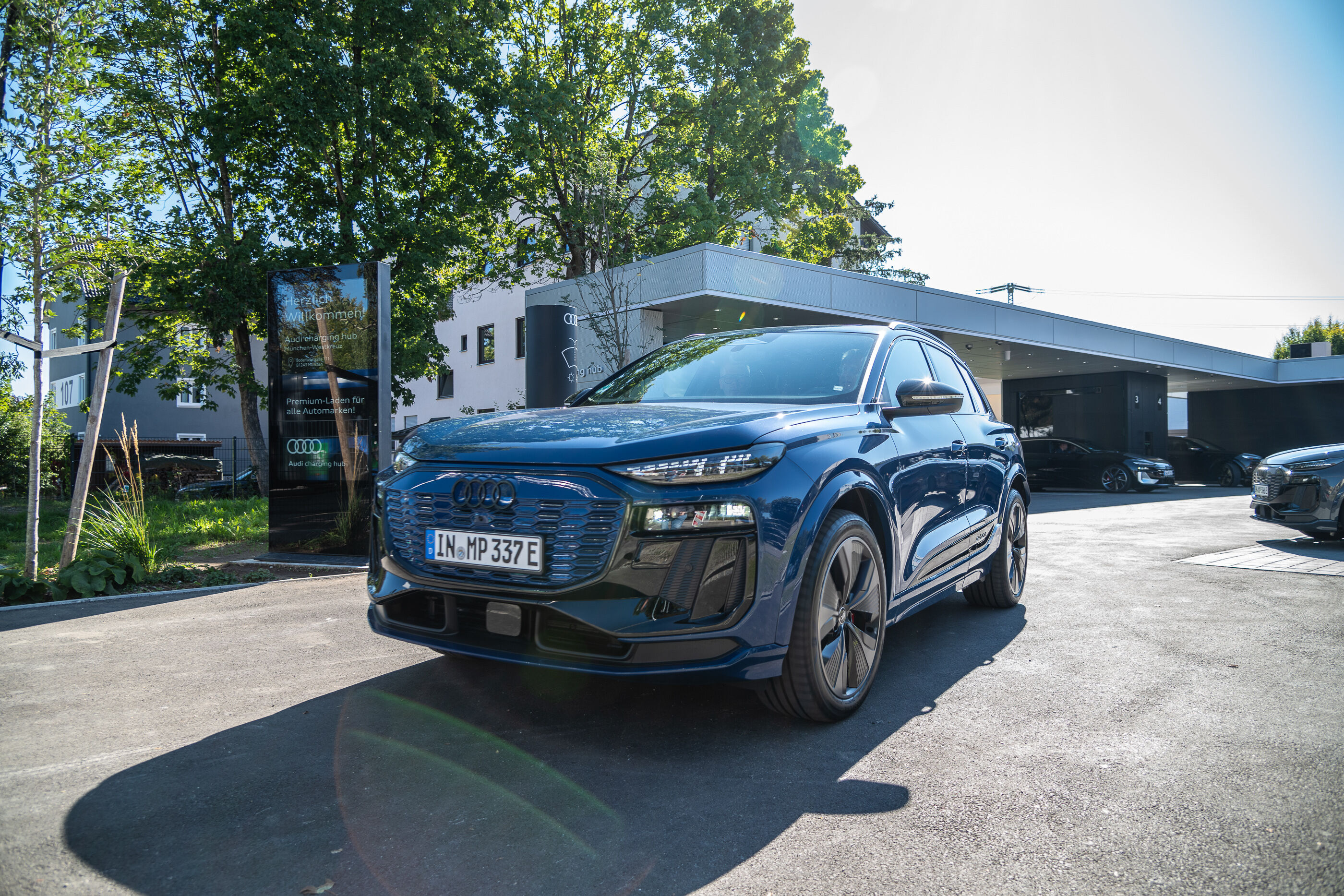 Opening of another Audi Charging Hub in Munich - The new Audi charging hub at Munich Westkreuz is the second location in the Bavarian capital – and the ninth worldwide.