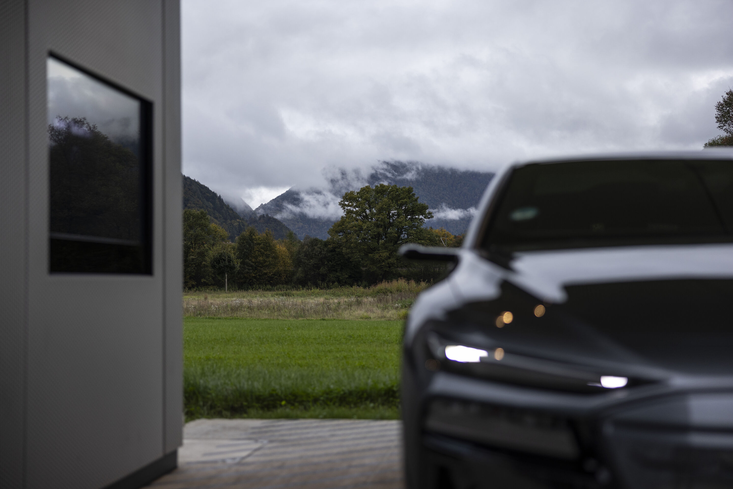 Opening of the Audi Charging Hub in Kiefersfelden - Fast charging with a view of the Alps: The new Audi charging hub in Kiefersfelden is located directly on the A93, the main connection between Munich, Innsbruck and Italy.