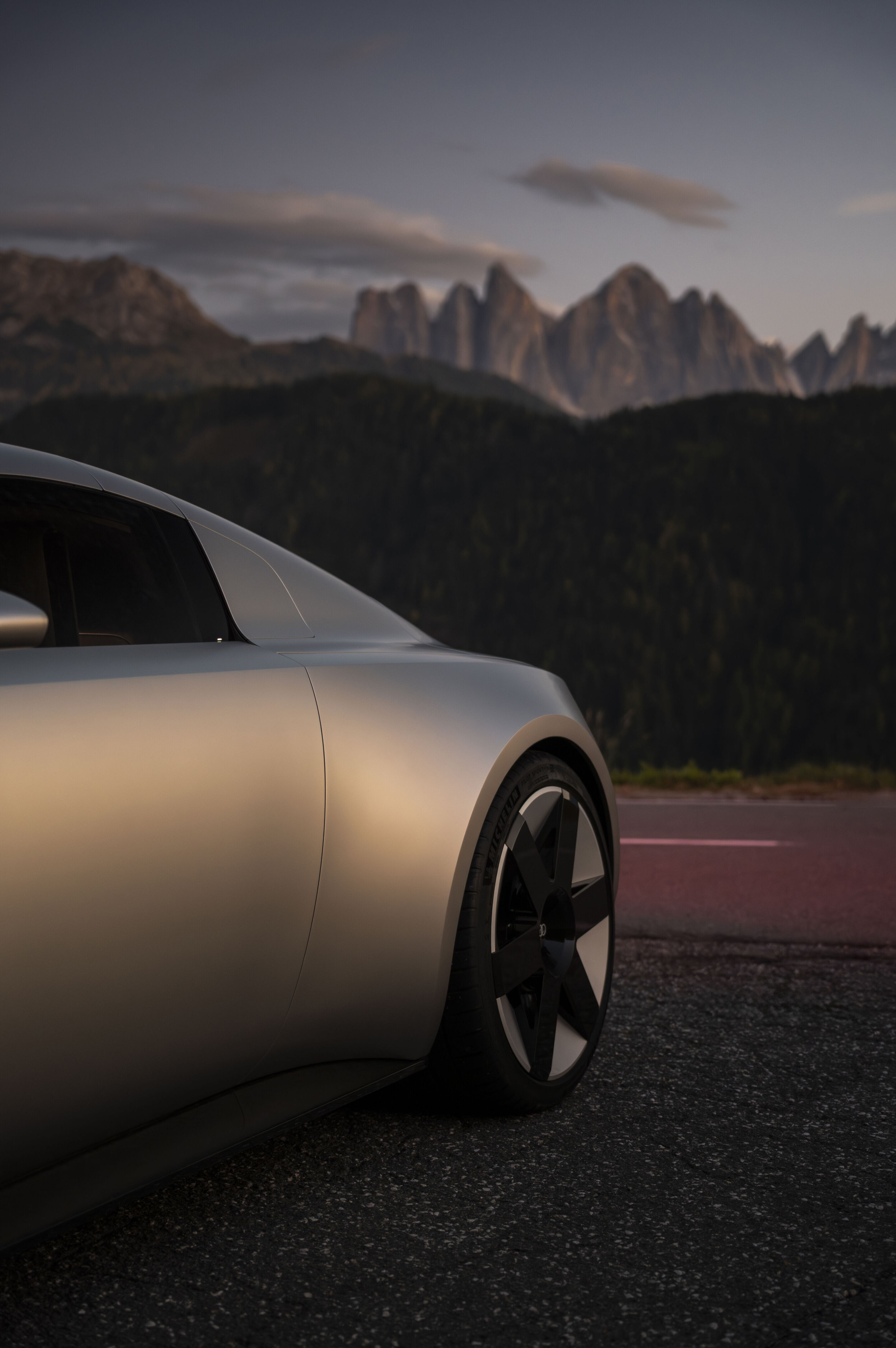 Der Audi Concept C: Ausblick auf einen atemberaubenden Elektro-Sportwagen - Audi Concept C - Outdoor-Standaufnahme, Exterieur, Detailansicht
