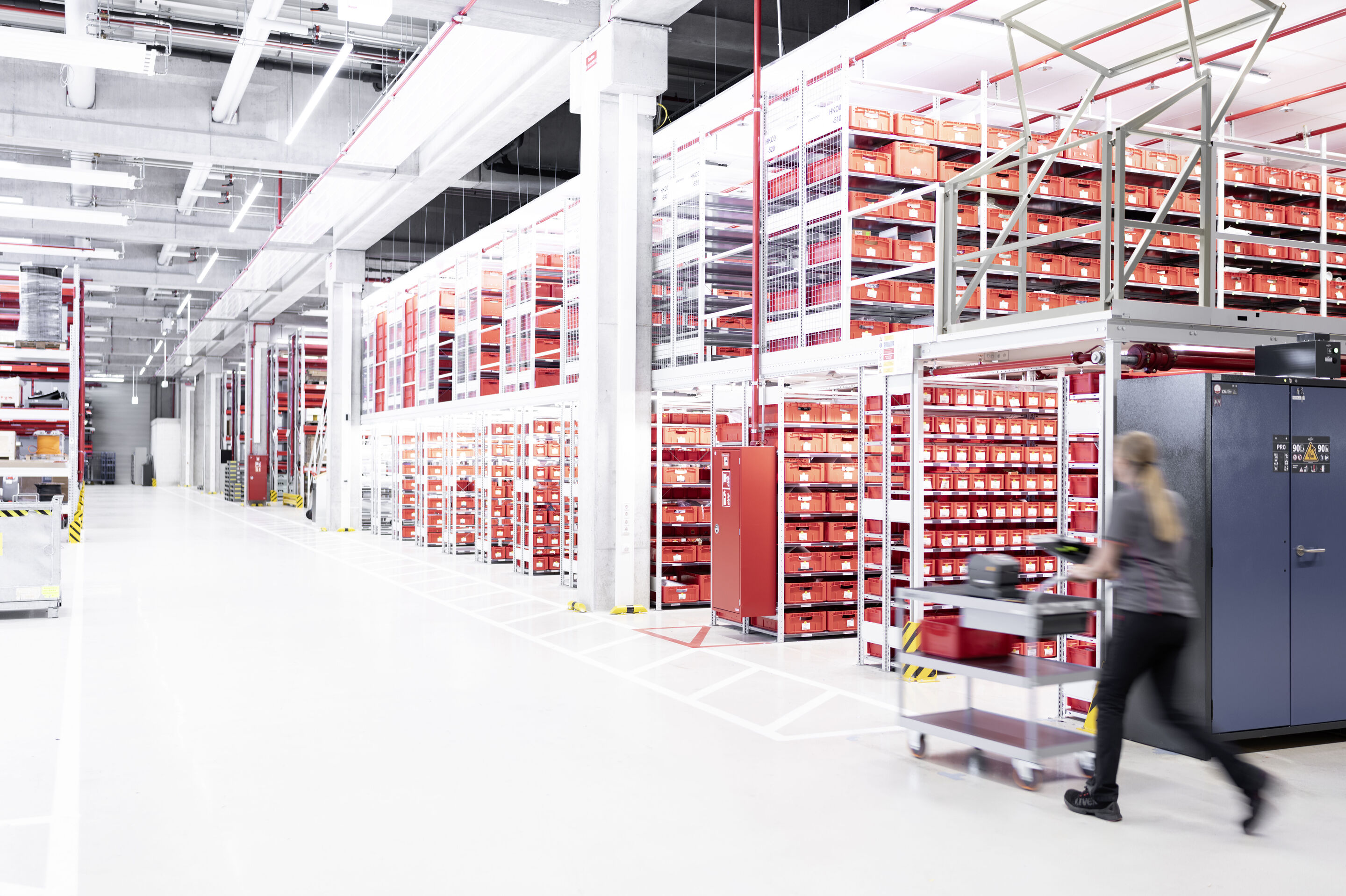 Development of the Audi F1 Power Unit - Central logistics warehouse at the Neuburg site