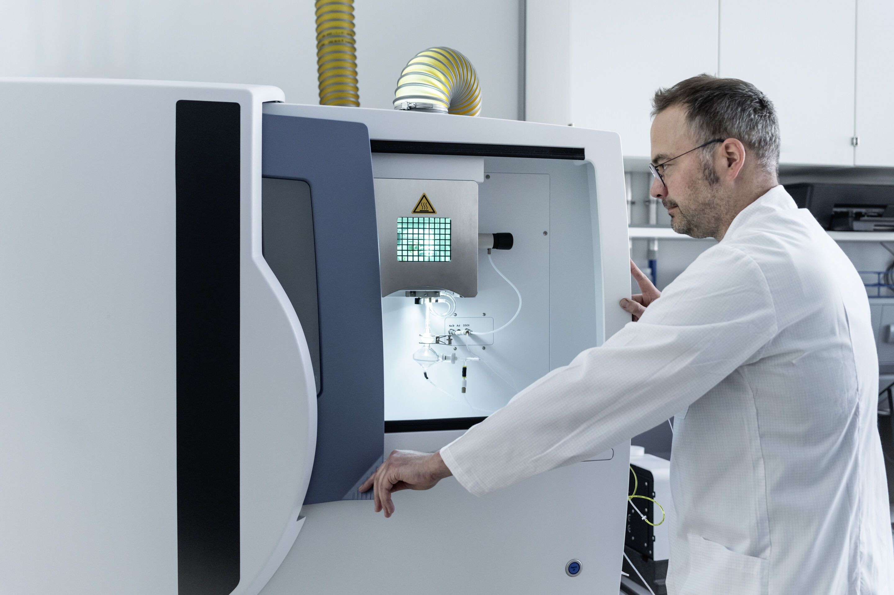 Development of the Audi F1 Power Unit - Analysis of liquids using mass spectrometry at the Neuburg site