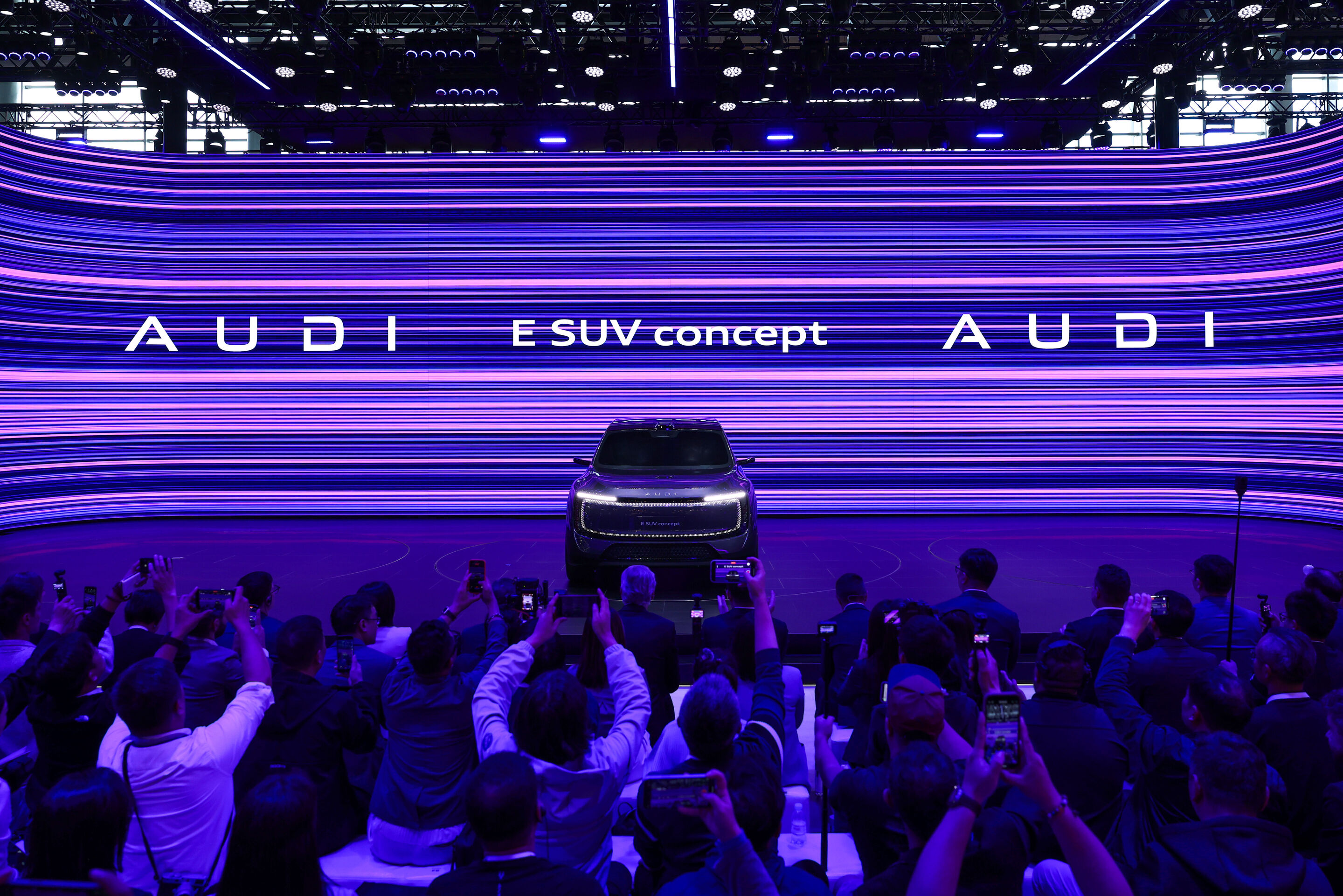 Auto Guangzhou 2025 - Audi treibt die größte Produktoffensive in China weiter voran: Mit dem Konzeptfahrzeug AUDI E SUV concept gibt die China-exklusive Schwestermarke AUDI bereits kurz nach ihrem erfolgreichen Start einen Ausblick auf ihr zweites Serienmodell.