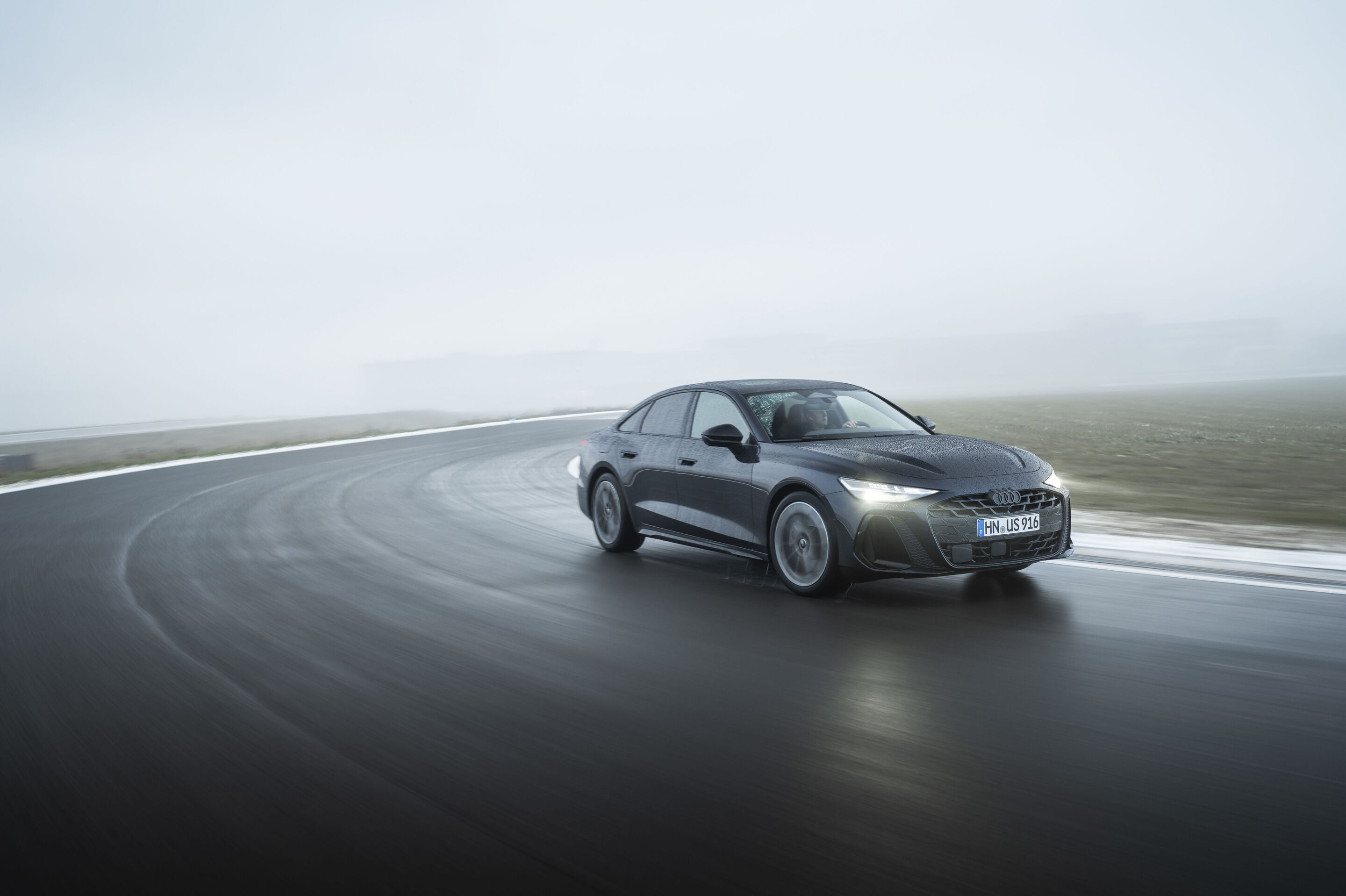 V6 diesel engine for Audi Q5 and Audi A6 - Audi A6 with the new V6 TDI engine: 3.0-liter displacement, 220 kW (299 hp) output. Mild-hybrid technology with an electrically driven compressor ensures quick response and high efficiency.