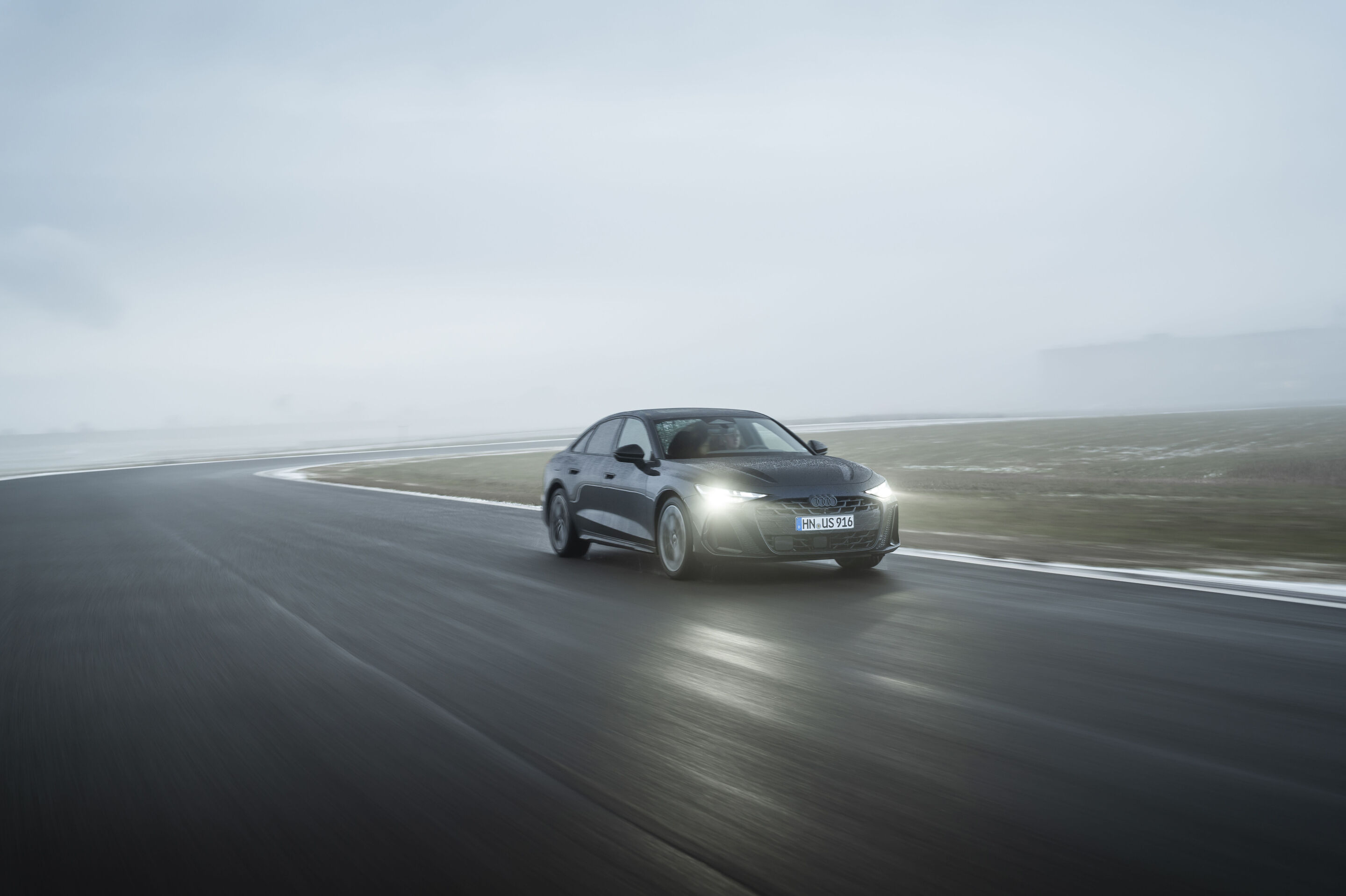 V6 diesel engine for Audi Q5 and Audi A6 - Audi A6 with the new V6 TDI engine: 3.0-liter displacement, 220 kW (299 hp) output. Mild-hybrid technology with an electrically driven compressor ensures quick response and high efficiency.