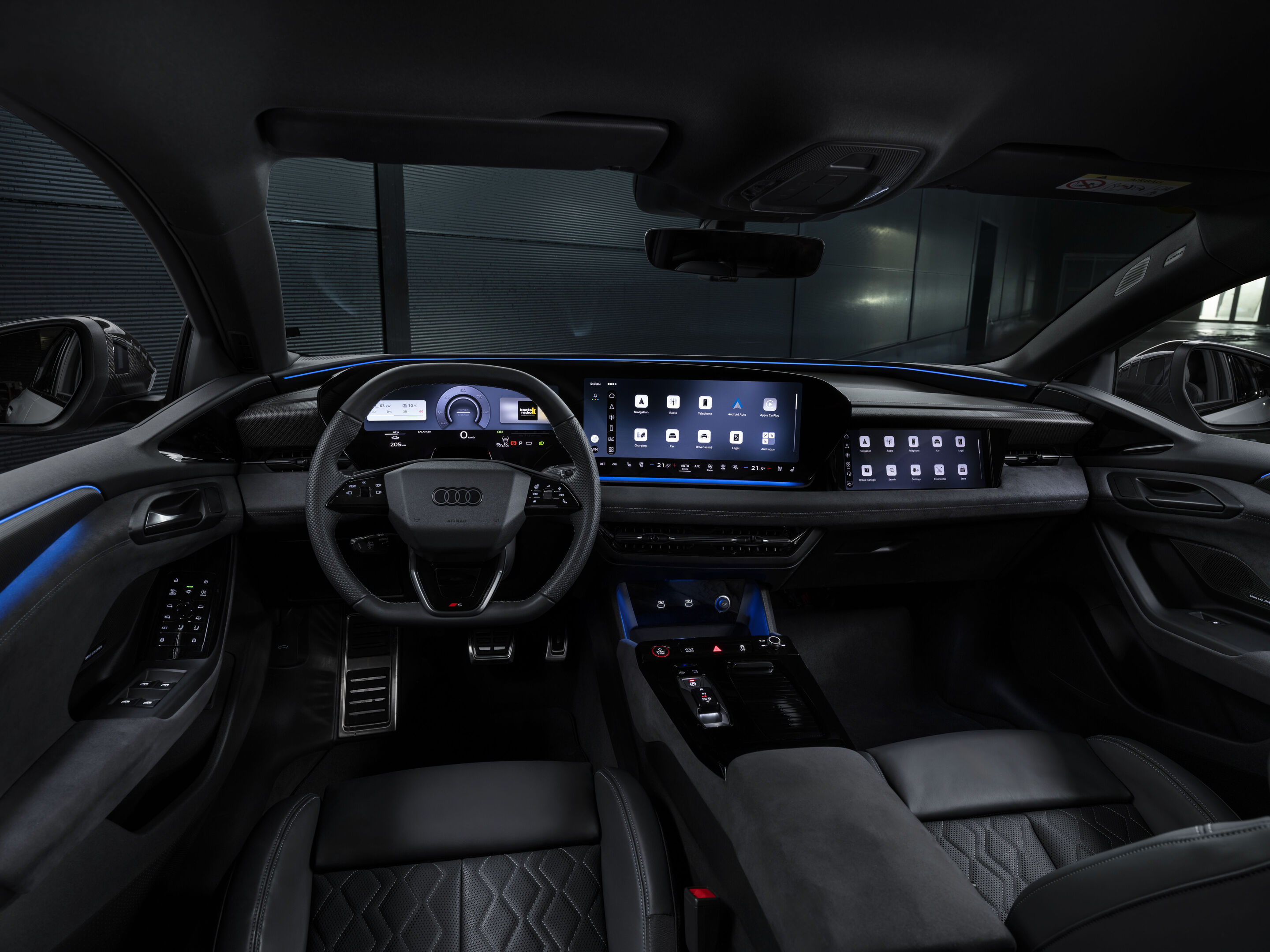 Updates for five Audi model series: more emotion, comfort, and features in store - The new MMI user interface features simplified icons, a streamlined structure, and three selectable views in the Audi virtual cockpit.