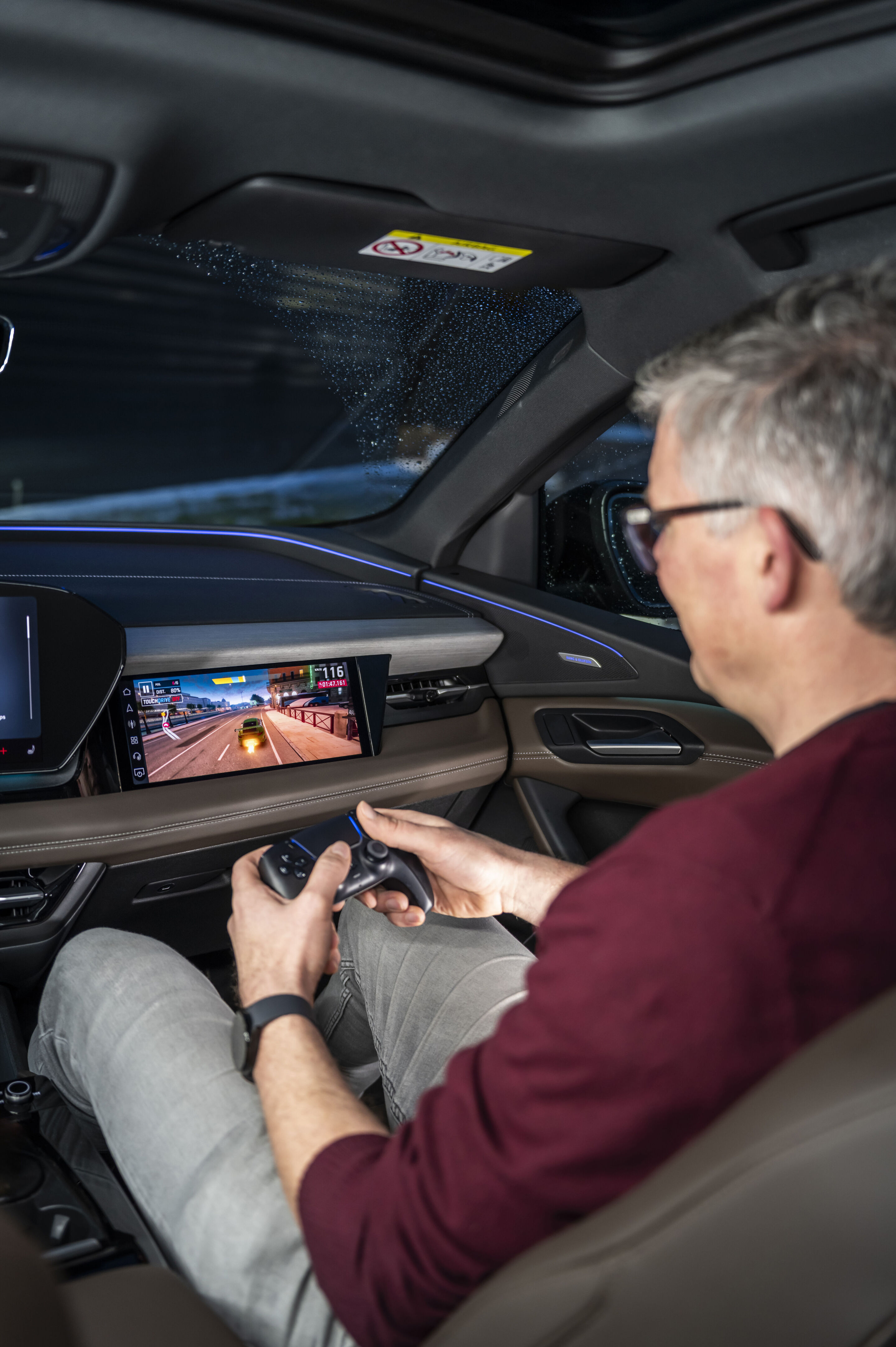 Updates for five Audi model series: more emotion, comfort, and features in store - The infotainment system supports Bluetooth connections for external game controllers, allowing games to be played conveniently on the MMI passenger display.