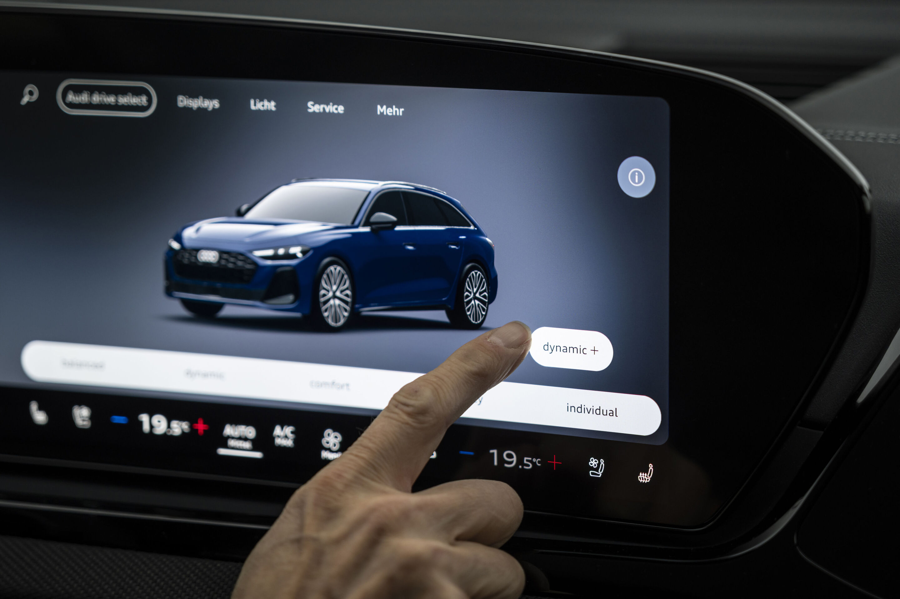 Updates für fünf Audi Baureihen: noch mehr Emotionen, Komfort und Features - Neuer Audi drive select Modus ‚Dynamic Plus‘: Für maximale Fahrdynamik sorgt ein heckbetontes Handling mit kontrollierten Drifts – für ein besonders intensives Fahrerlebnis.