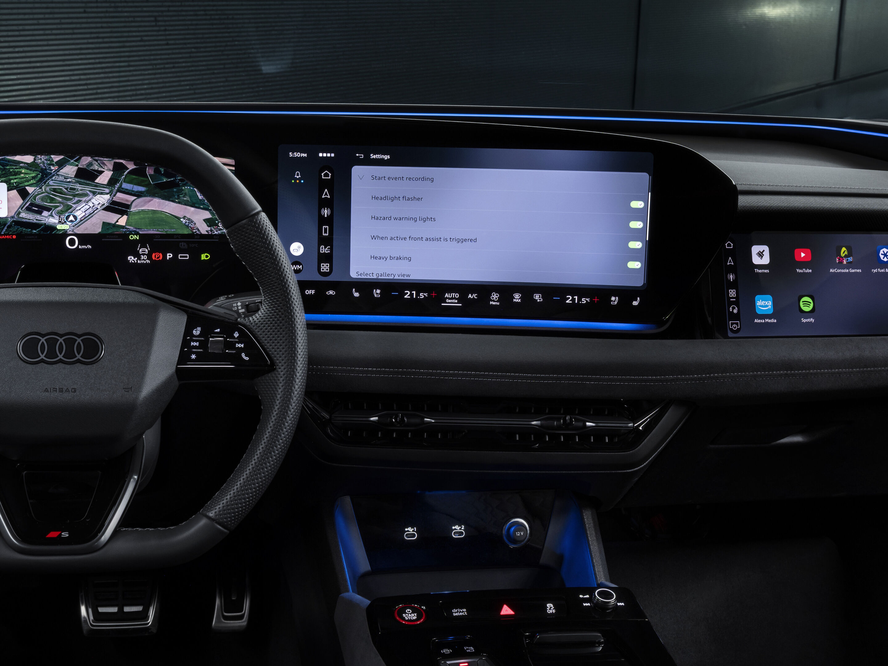 Updates for five Audi model series: more emotion, comfort, and features in store - The optional dashcam in the base of the interior mirror records traffic in 4K resolution – including HDR and event function.