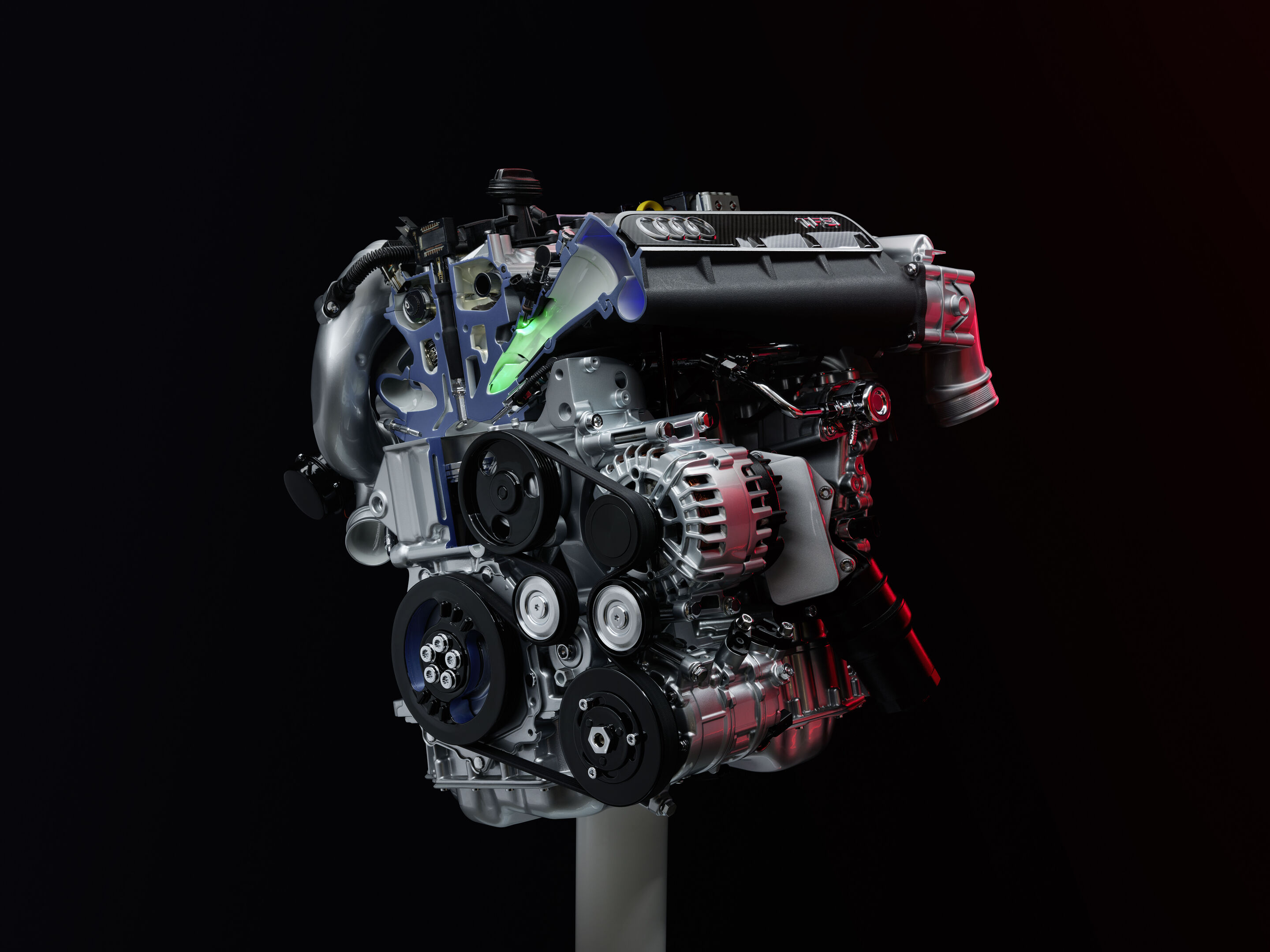 Audi 2.5 TFSI five-cylinder - The legendary 2.5 TFSI five-cylinder with 294 kW (400 PS) and 500 Nm of torque – compact power for dynamic driving
