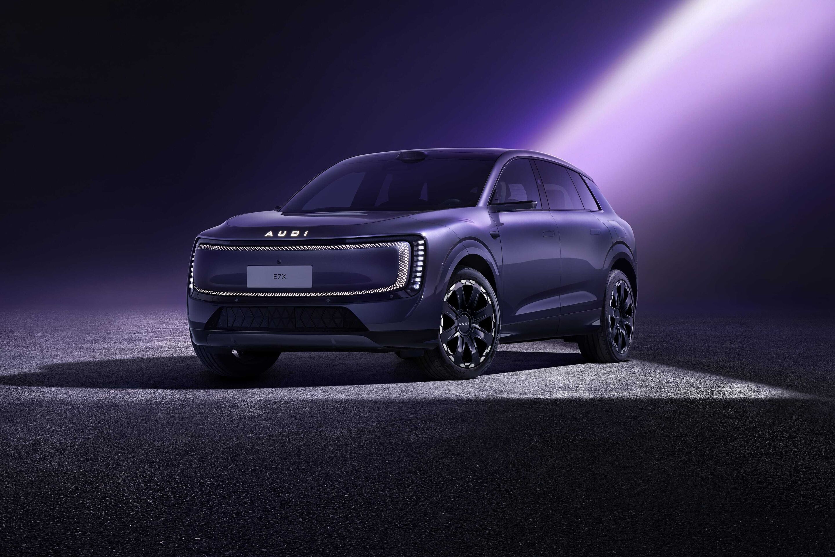 AUDI E7X - Static studio shot, exterior, three-quarter view