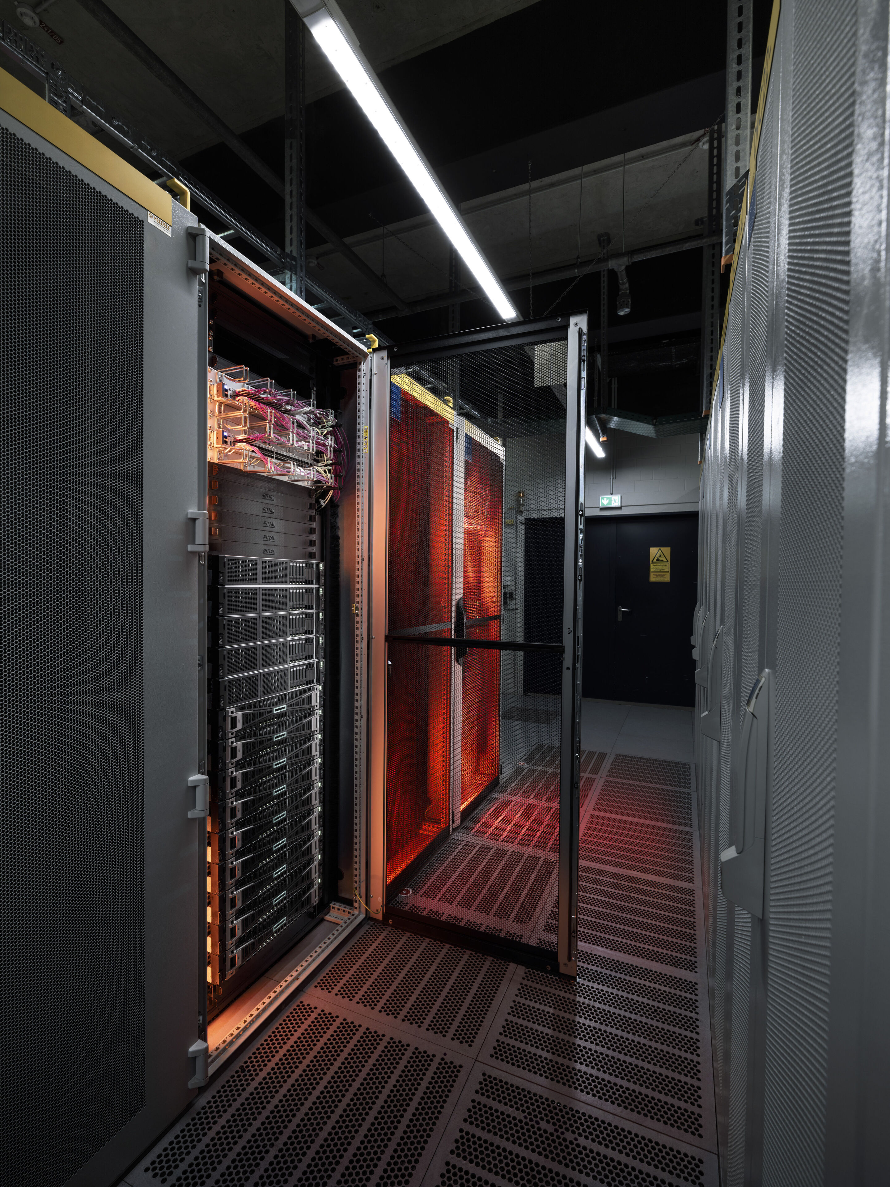 Audi scales up deployment of artificial intelligence in production - Audi is putting the Edge Cloud for Production (EC4P) into operation in the large-scale production environment. The EC4P makes it possible to combine classic automation technology with...