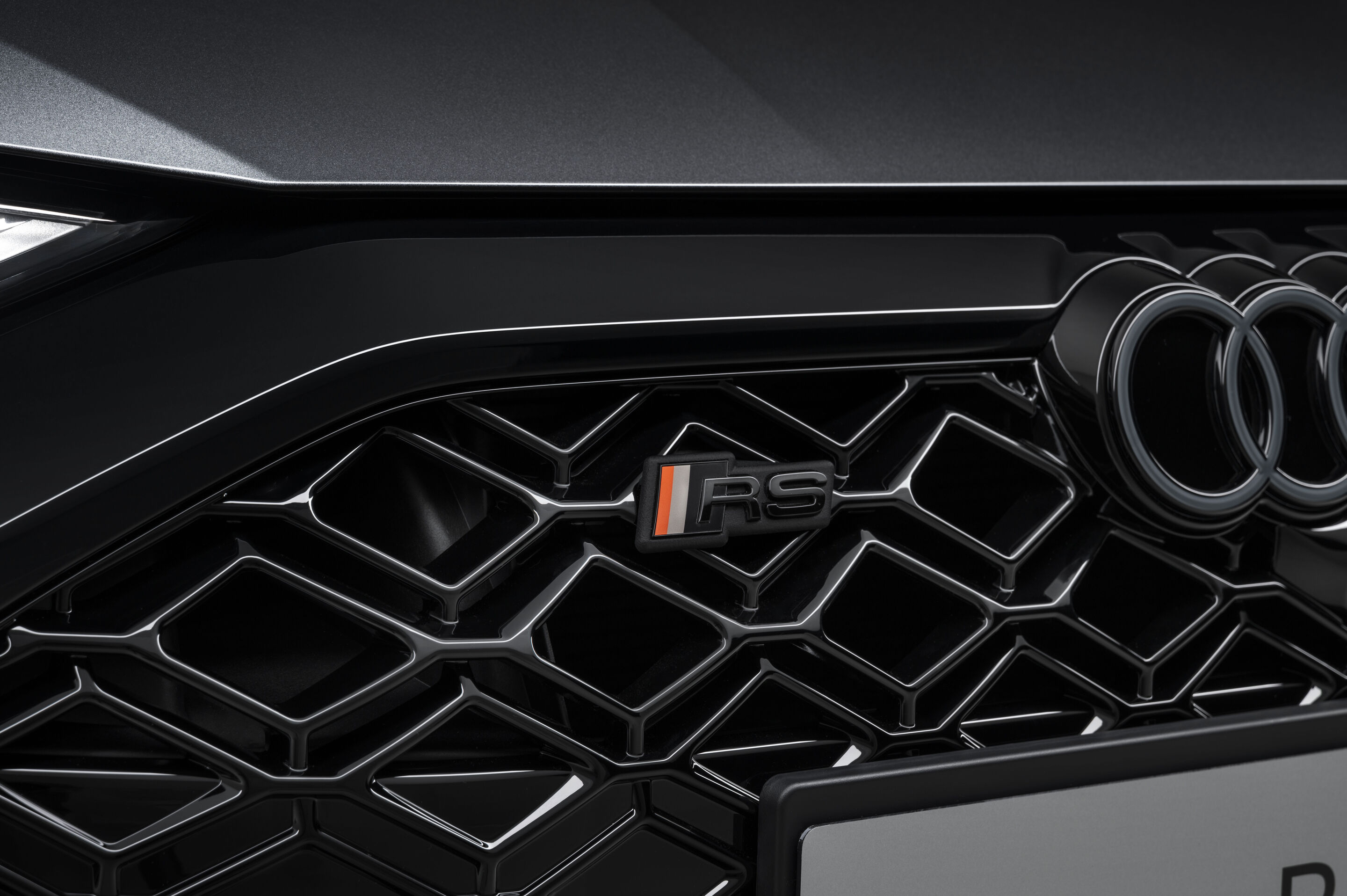 Audi RS 3 Sedan competition limited - Daytona gray pearl effect, indoor static photo, exterior, detailed front view