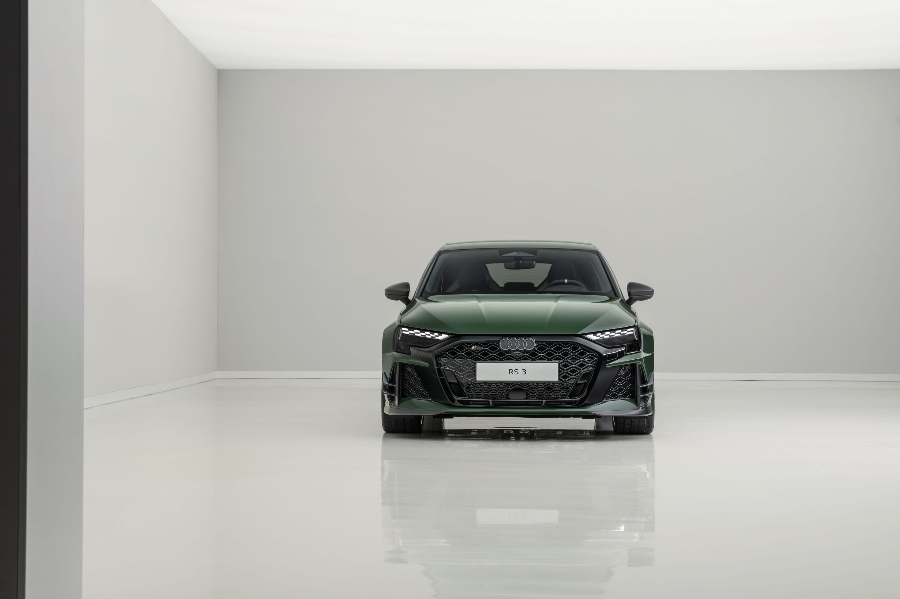Audi RS 3 Sportback competition limited - Malachite green, indoor static photo, exterior, front view