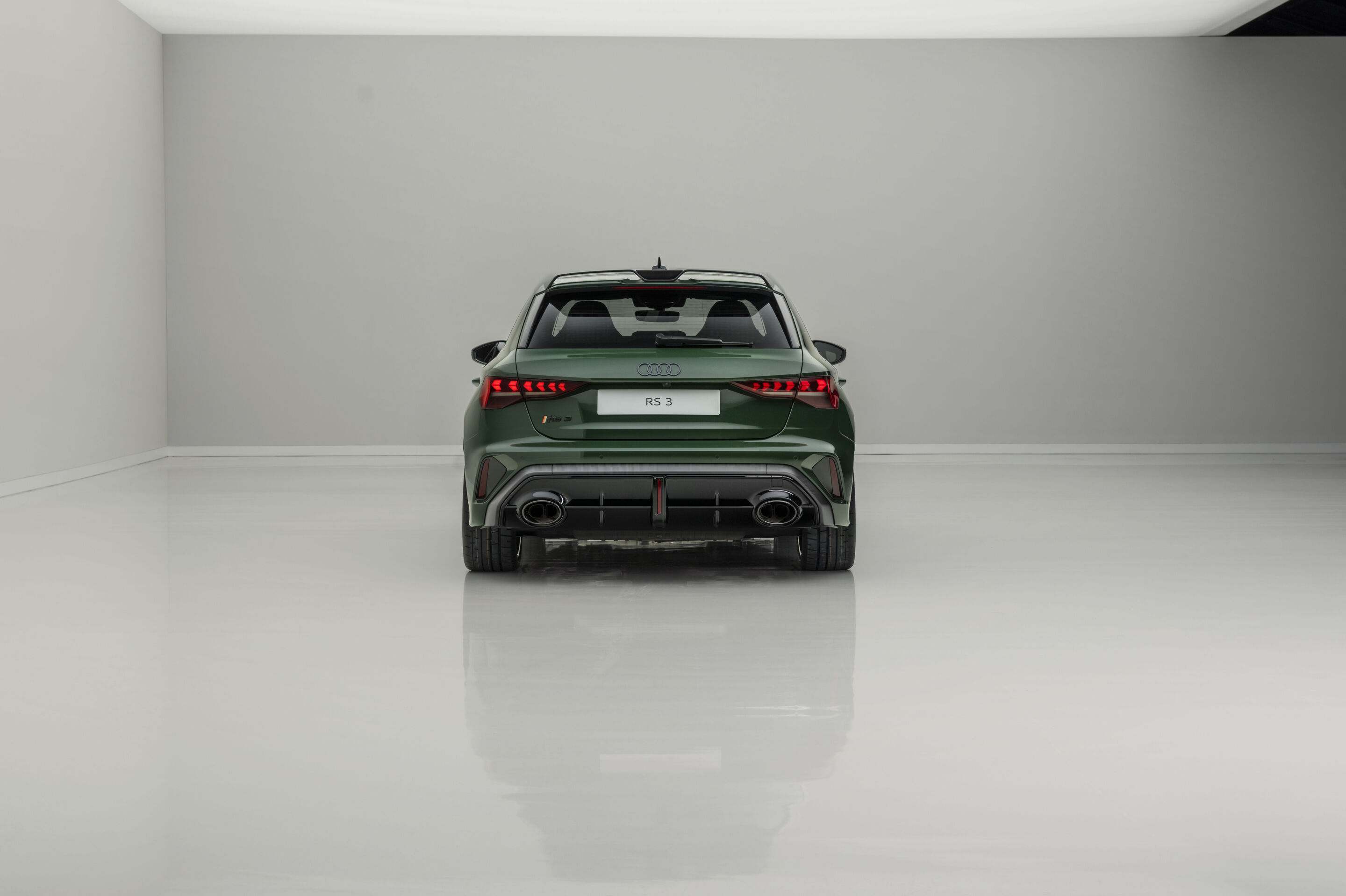 Audi RS 3 Sportback competition limited - Malachite green, indoor static photo, exterior, rear view