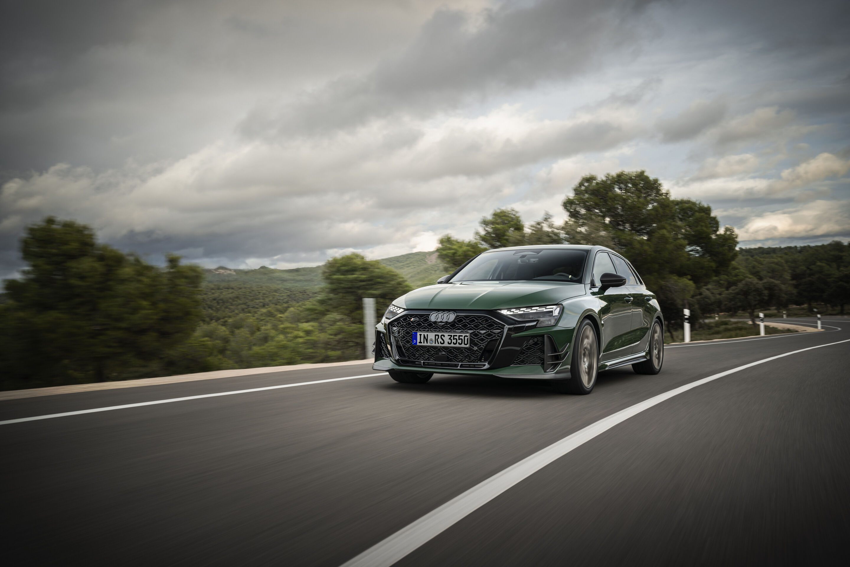 Audi RS 3 Sportback competition limited - Malachite green, dynamic photo, exterior, three-quarter front view