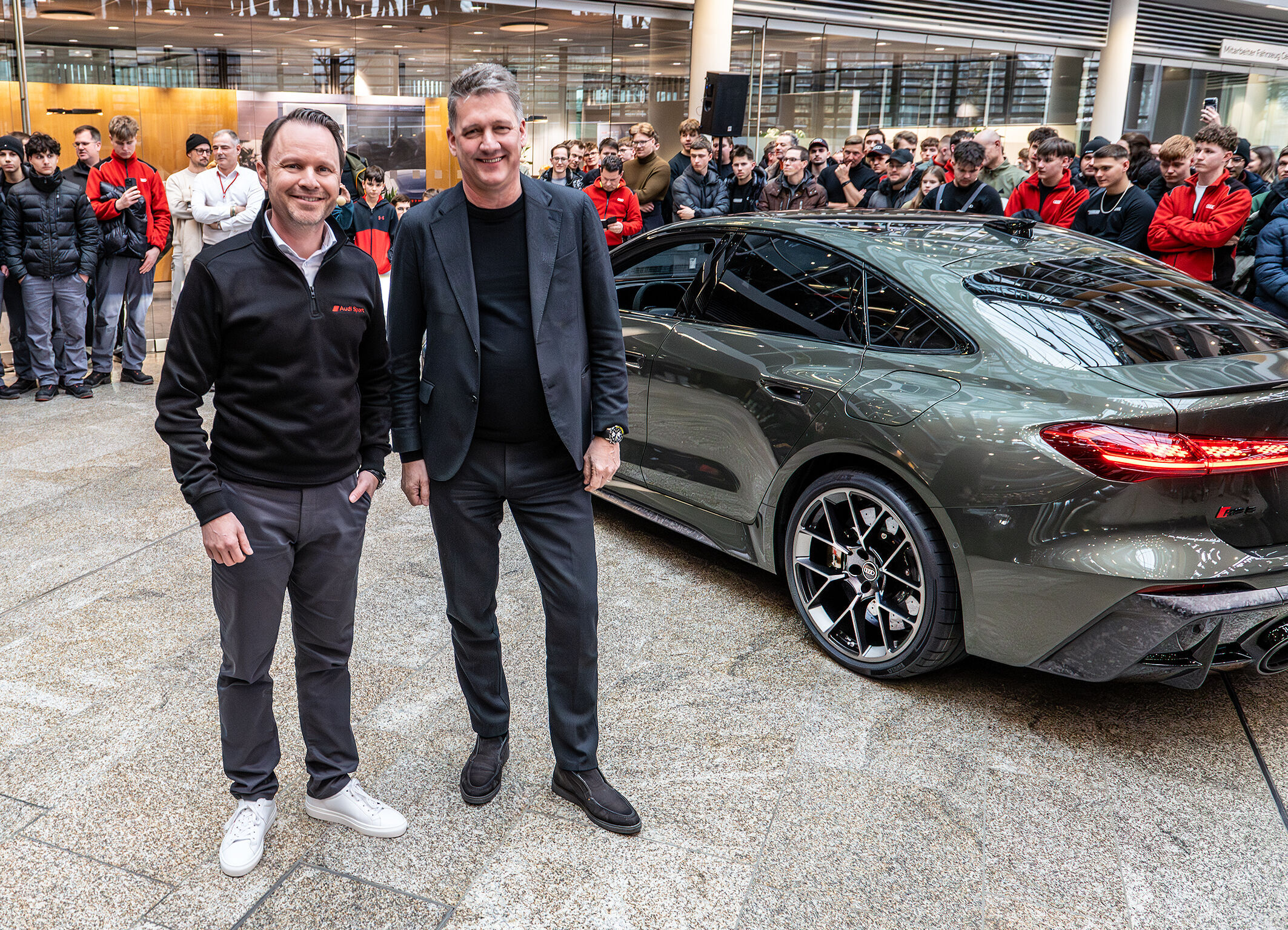 Vorsitzender des Vorstands der AUDI AG Gernot Döllner und Geschäftsführer der Audi Sport GmbH Rolf Michl vor den neuen Audi RS 5 Modellen - Vorsitzender des Vorstands der AUDI AG Gernot Döllner und Geschäftsführer der Audi Sport GmbH Rolf Michl vor den...