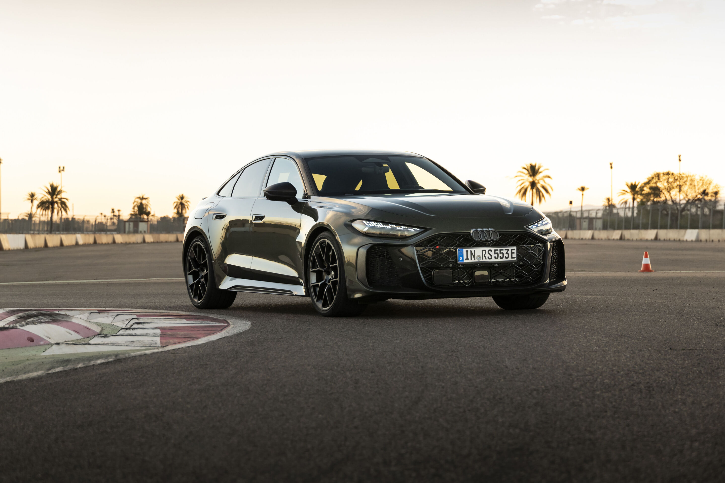 Audi RS 5 Limousine - Präzise Kontrollierbarkeit mit der RS 5 Limousine.