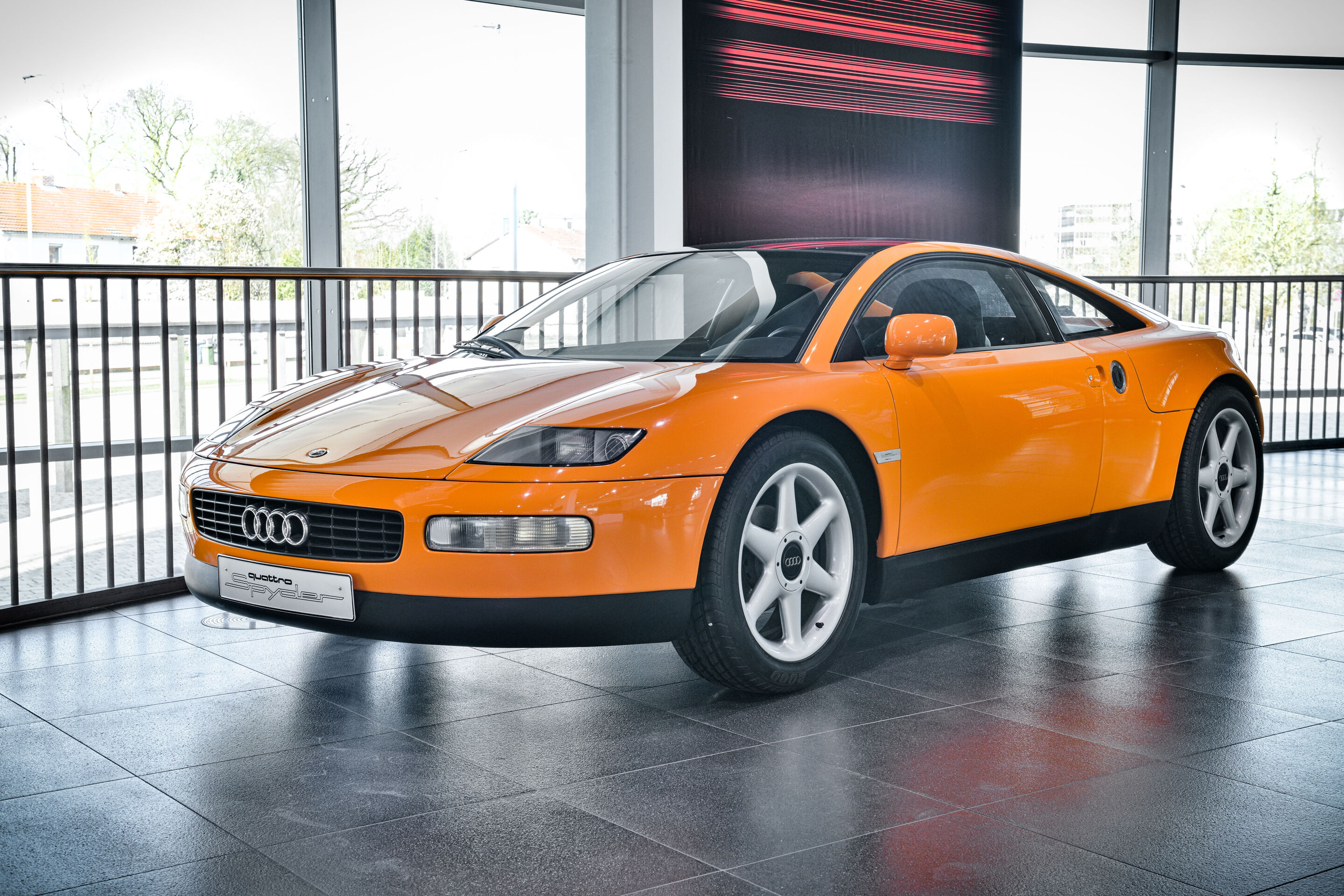 Audi museum mobile zeigt „Design Legenden“ - Three‑quarter front view of the Audi quattro Spyder from 1991.