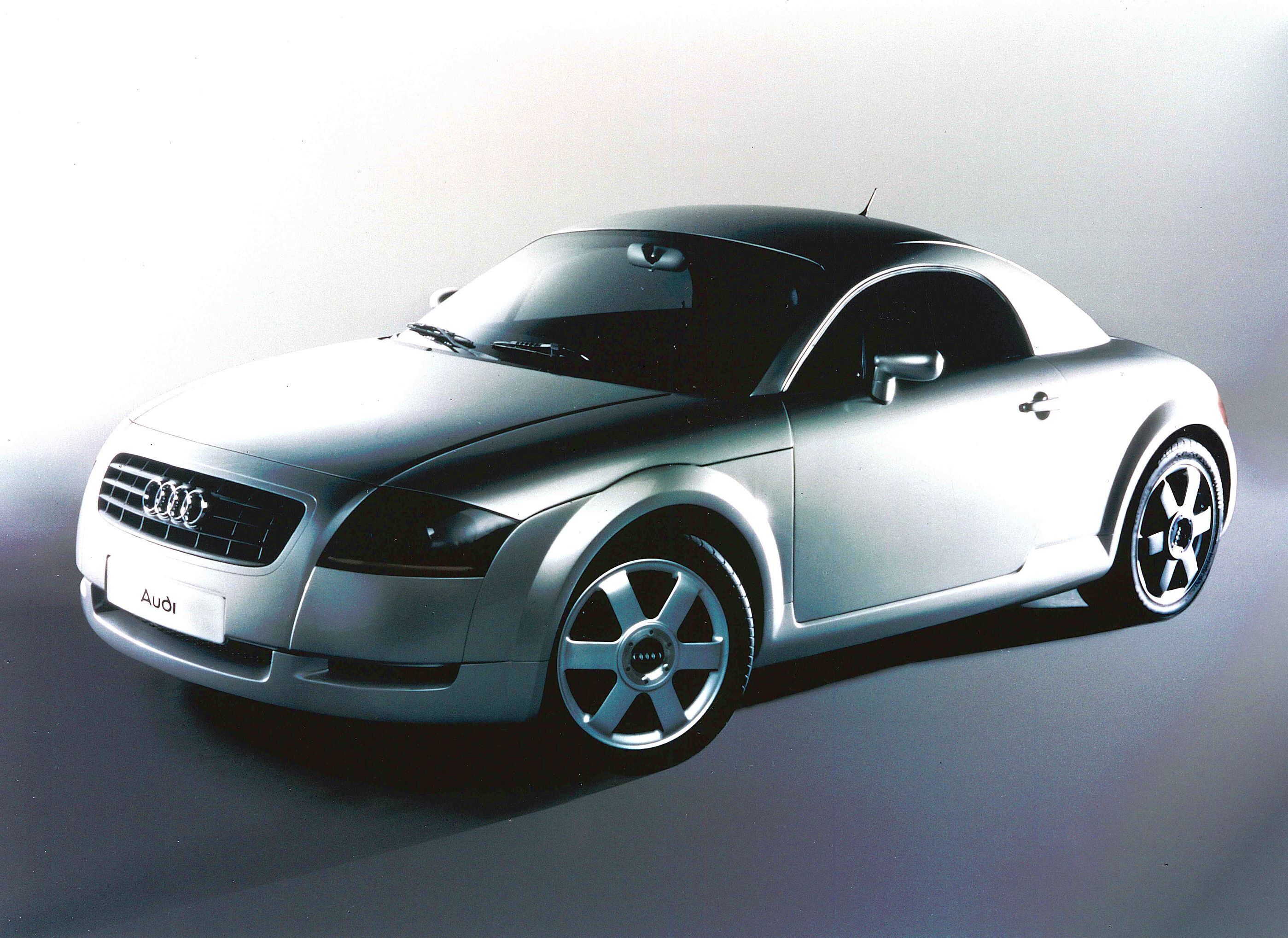 Audi museum mobile zeigt „Design Legenden“ - Studio shot, three-quarter front view of the Audi TT show car from 1995.