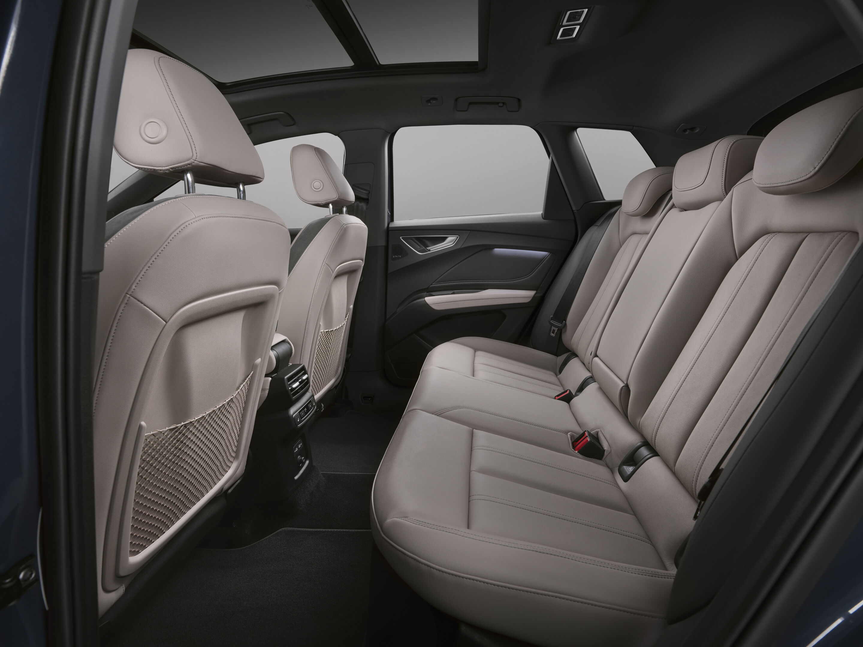 Audi Q4 SUV e-tron - Studio photo, interior, rear seats