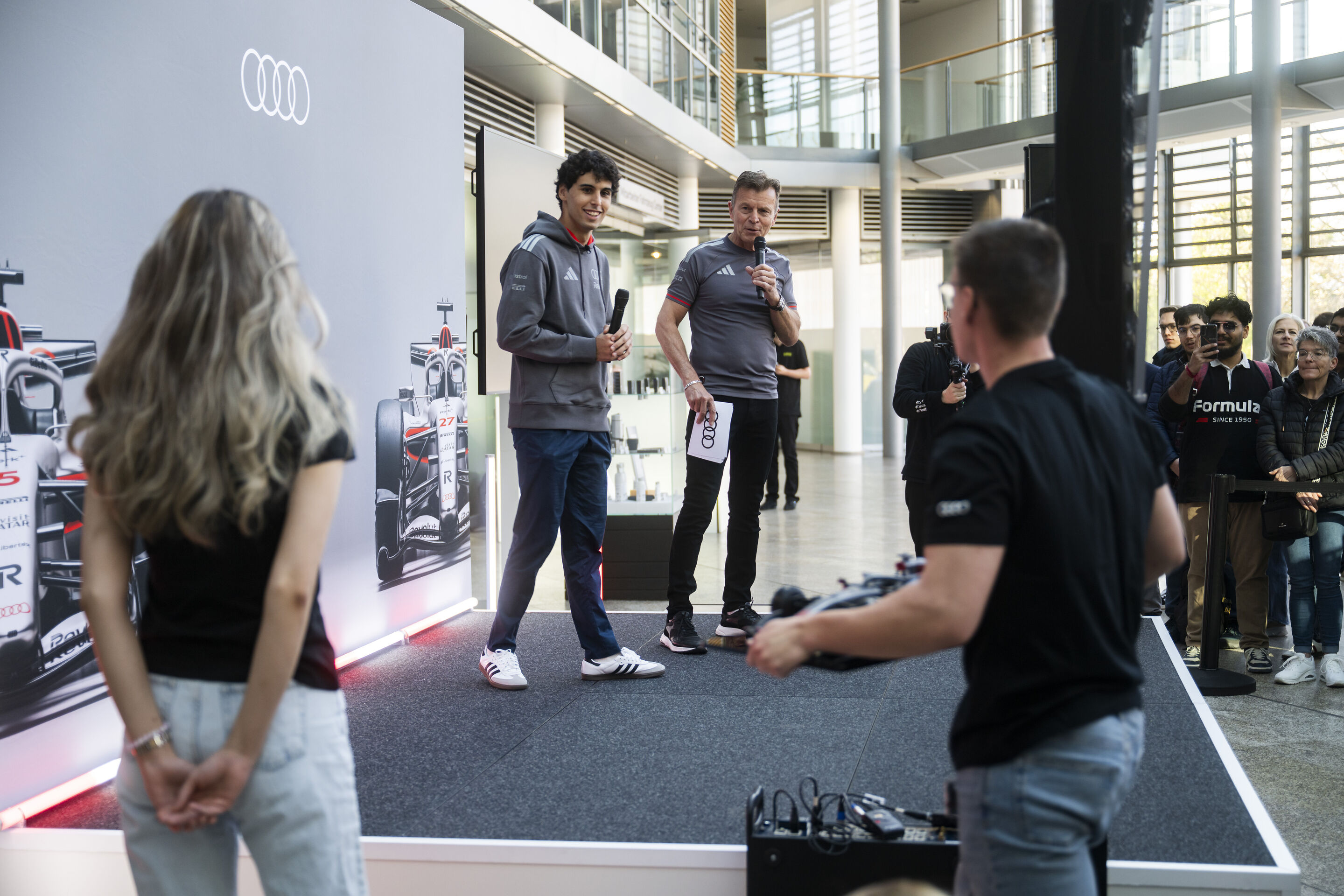 Gabriel Bortoleto besucht Audi in Ingolstadt - Impressionen von Bortoletos Besuch des Audi Forums in Ingolstadt