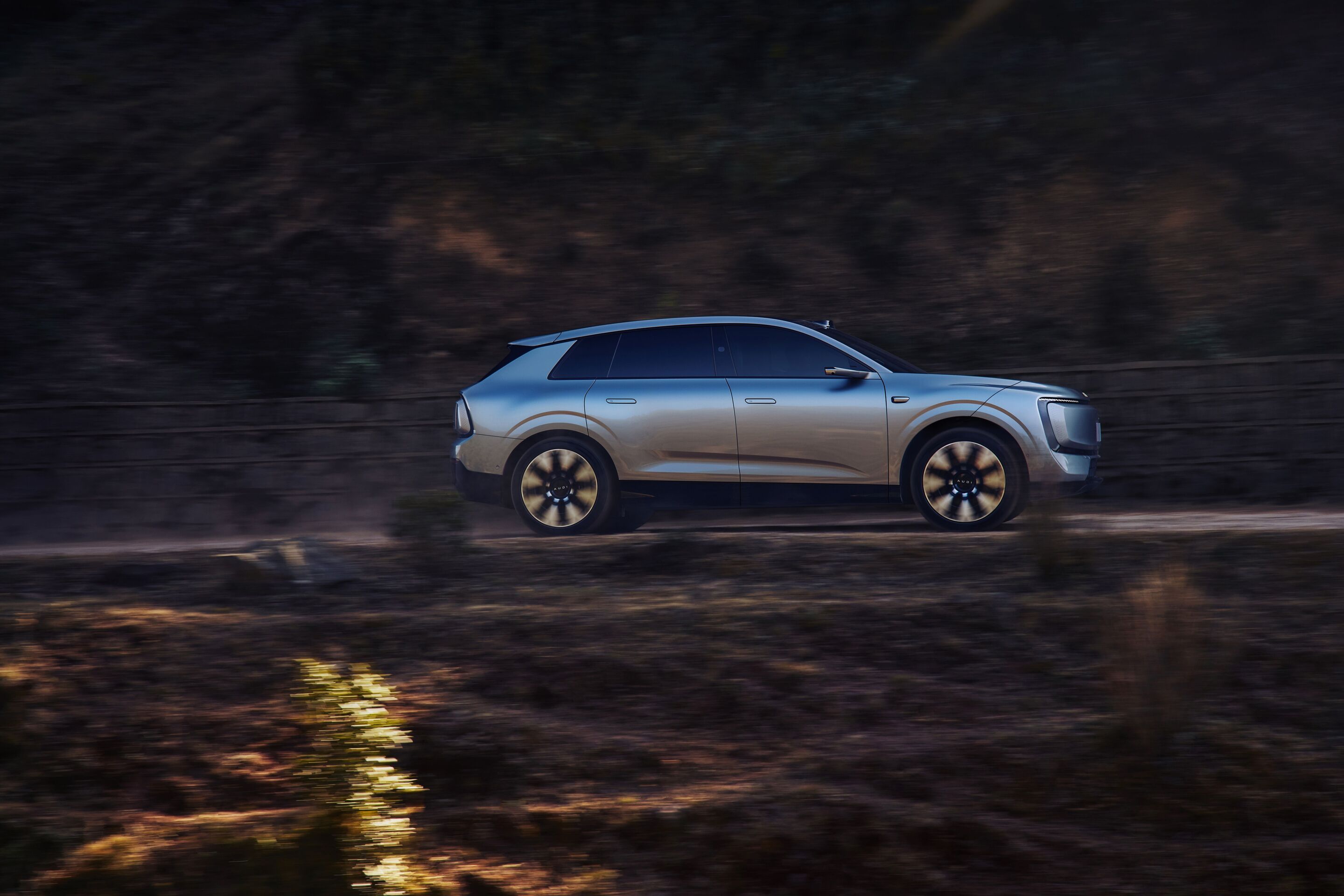 Audi at Auto China 2026 - AUDI E7X, outdoor dynmaic shot, exterior, side view