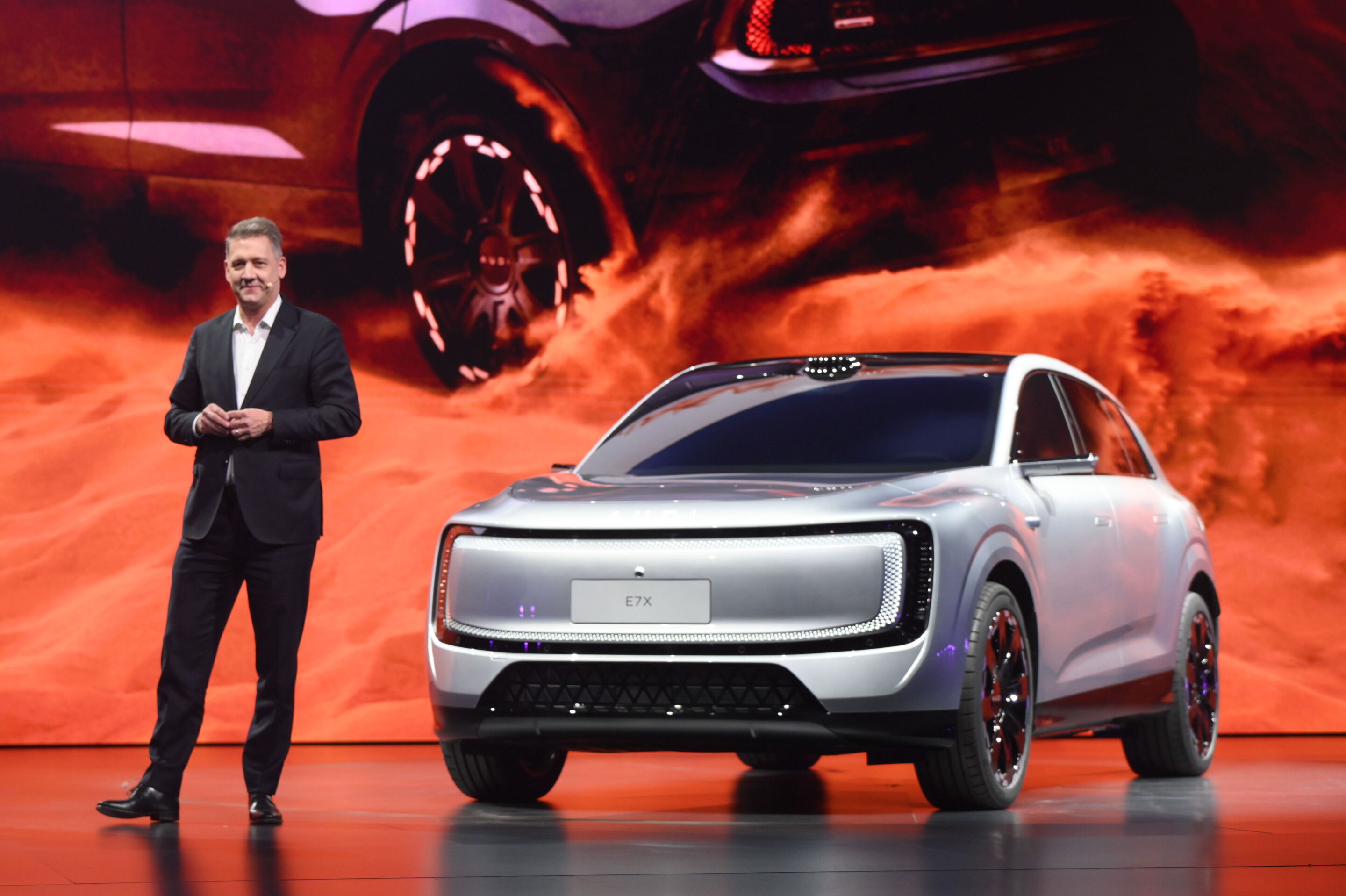 Audi auf der Auto China 2026 - Audi CEO Gernot Döllner präsentiert den AUDI E7X auf auf der Group Night Auto China 2026.