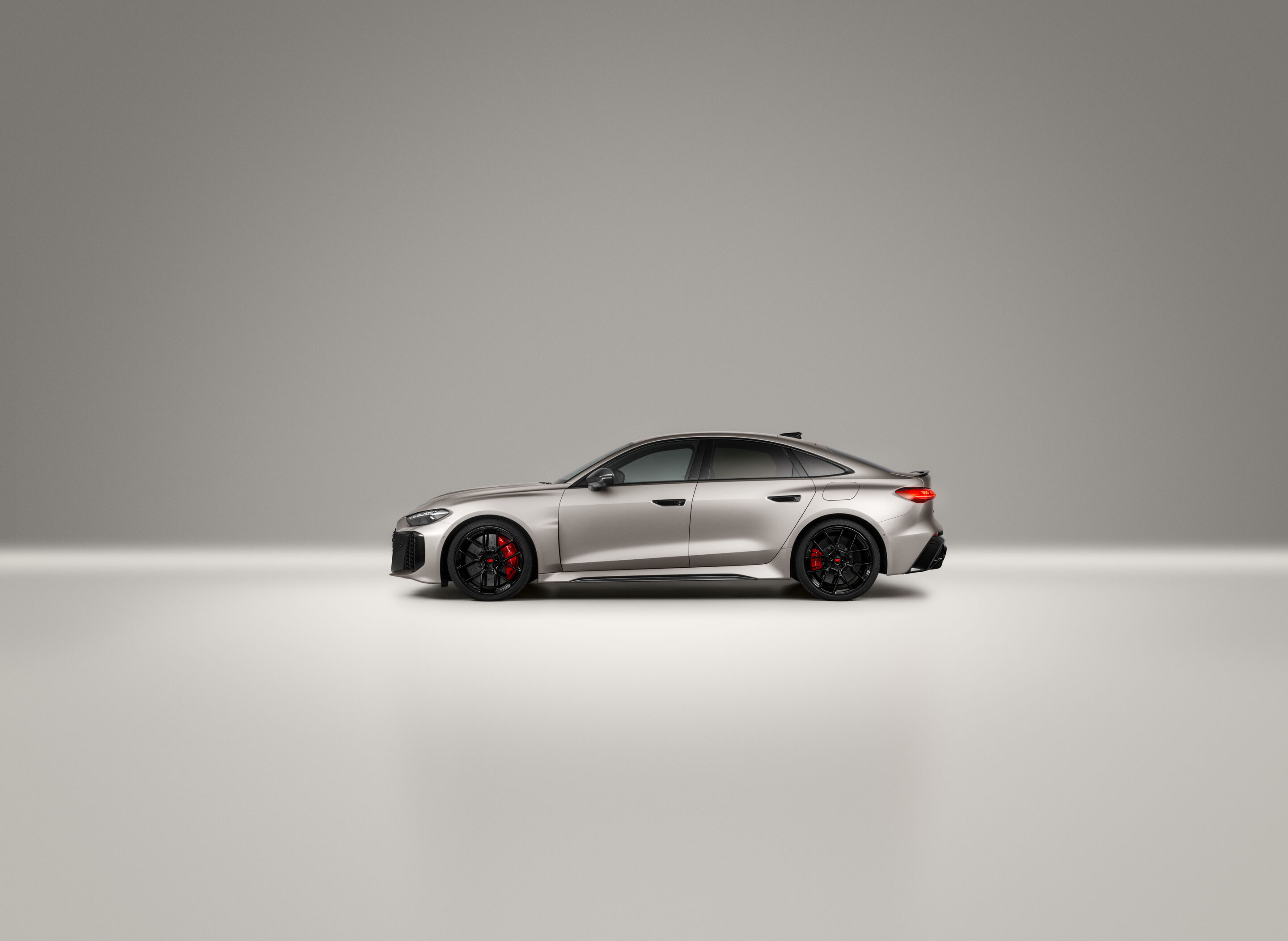 Audi RS 5: Premiere als Hot-Lap-Auto bei der Formel 1 - Der Audi RS 5 feiert beim F1 Grand Prix in Miami seine Premiere als Fahrzeug für die F1® Pirelli Hot Laps im Rahmenprogramm der Formel 1