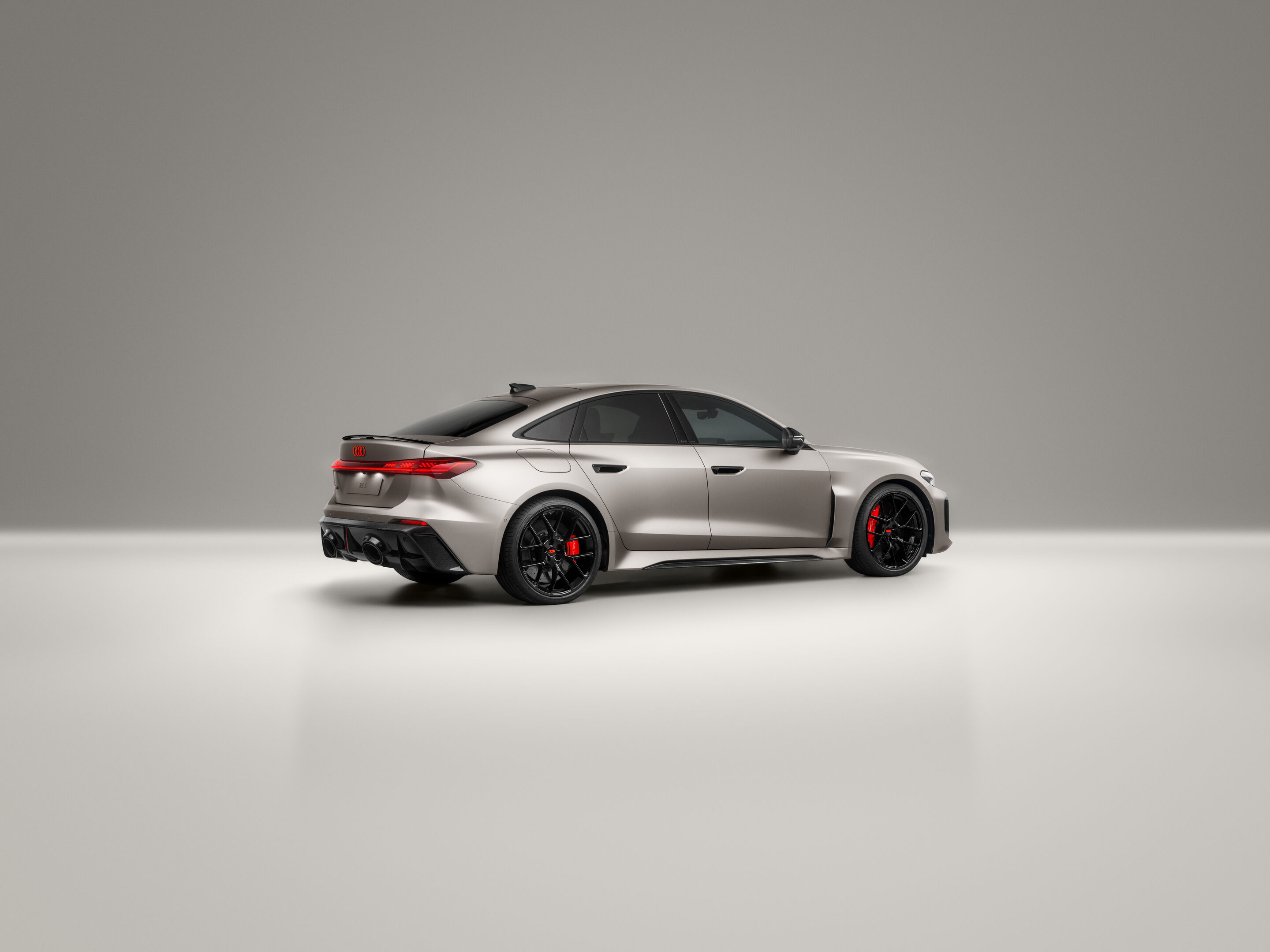 Audi RS 5: Debut as hot-lap car at Formula 1 - The Audi RS 5 makes its debut at the Formula 1 Miami Grand Prix as a car for the F1® Pirelli Hot Laps