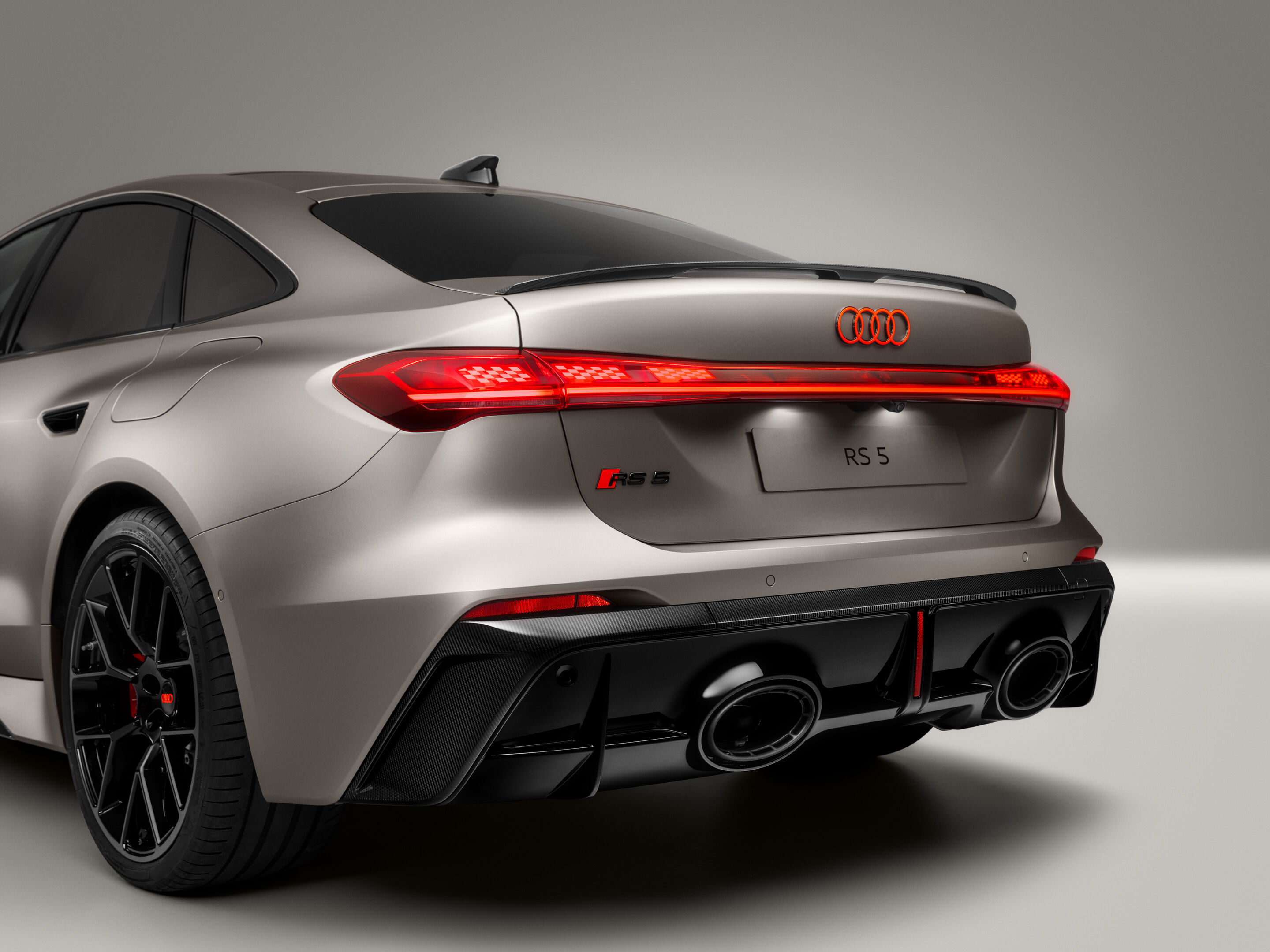 Audi RS 5: Debut as hot-lap car at Formula 1 - The Audi RS 5 makes its debut at the Formula 1 Miami Grand Prix as a car for the F1® Pirelli Hot Laps