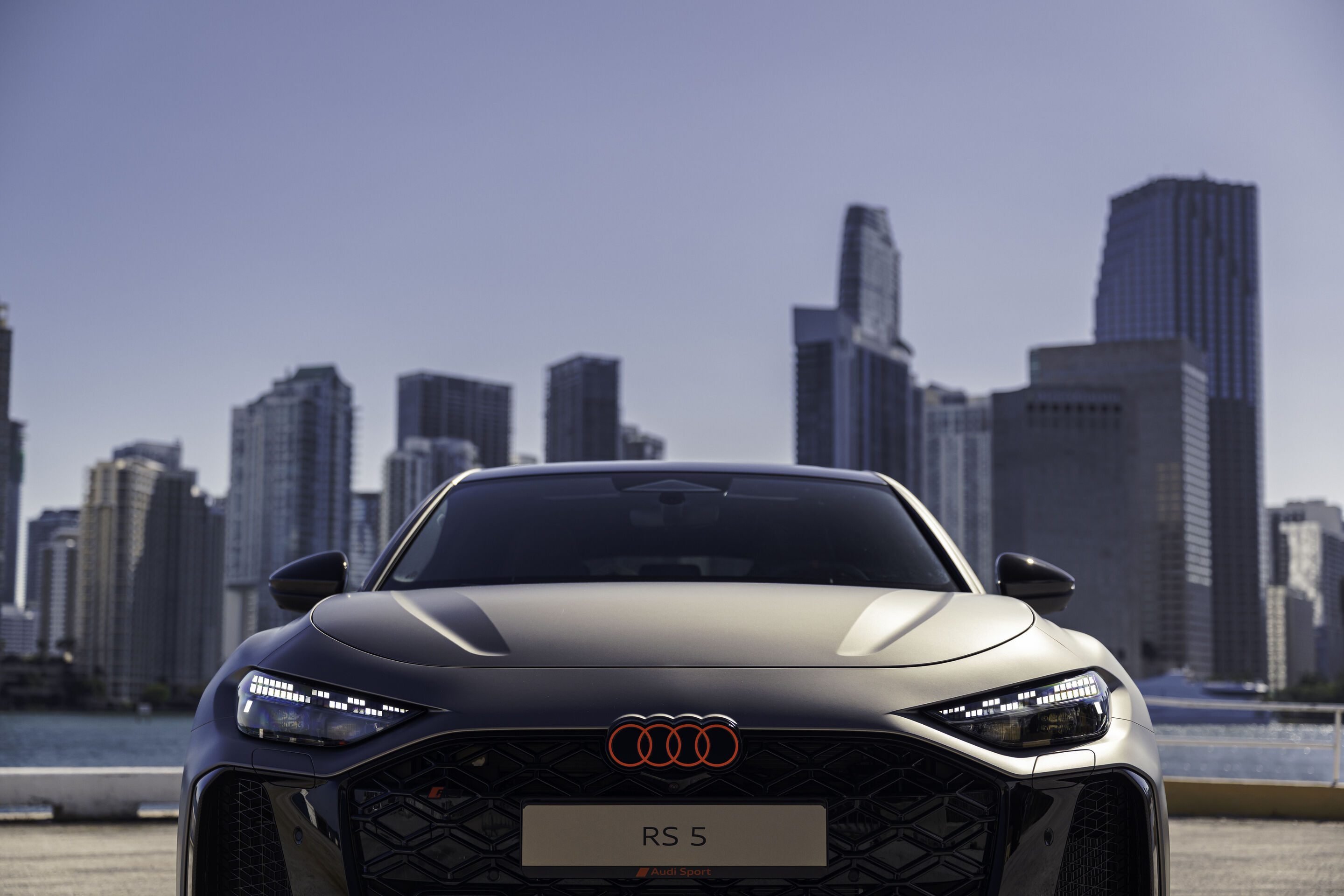 Audi RS 5: Premiere als Hot-Lap-Auto bei der Formel 1 - Der Audi RS 5 feiert beim F1 Grand Prix in Miami seine Premiere als Fahrzeug für die F1® Pirelli Hot Laps im Rahmenprogramm der Formel 1