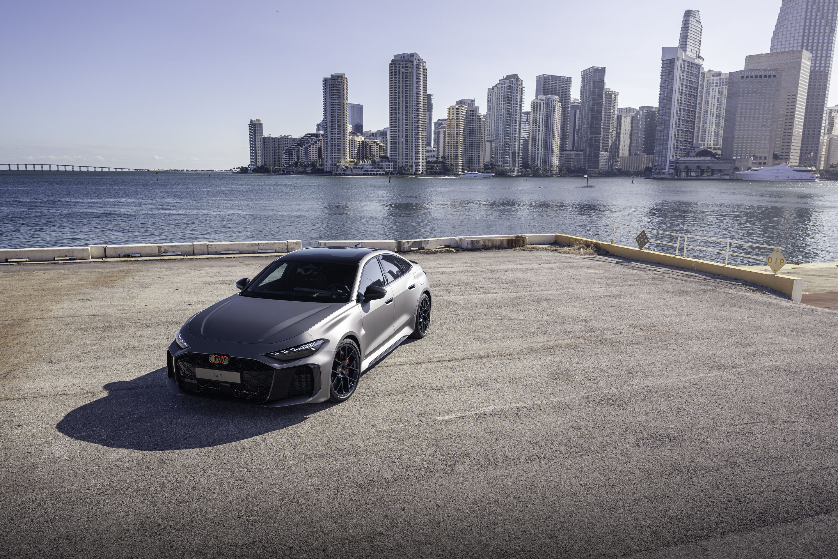 Audi RS 5: Premiere als Hot-Lap-Auto bei der Formel 1 - Der Audi RS 5 feiert beim F1 Grand Prix in Miami seine Premiere als Fahrzeug für die F1® Pirelli Hot Laps im Rahmenprogramm der Formel 1