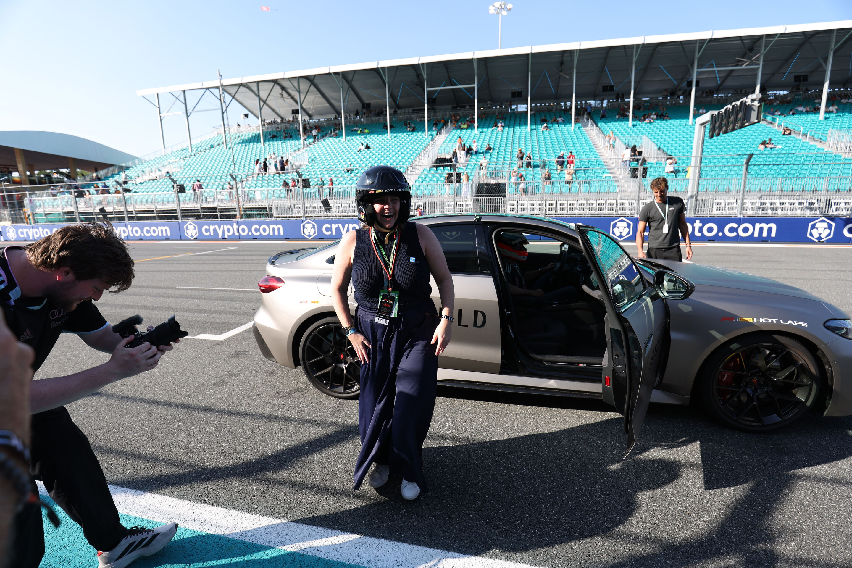 Audi RS 5: Debut as hot-lap car at Formula 1 - A happy guest after experiencing the Audi RS 5 during the F1® Pirelli Hot Laps in Miami
