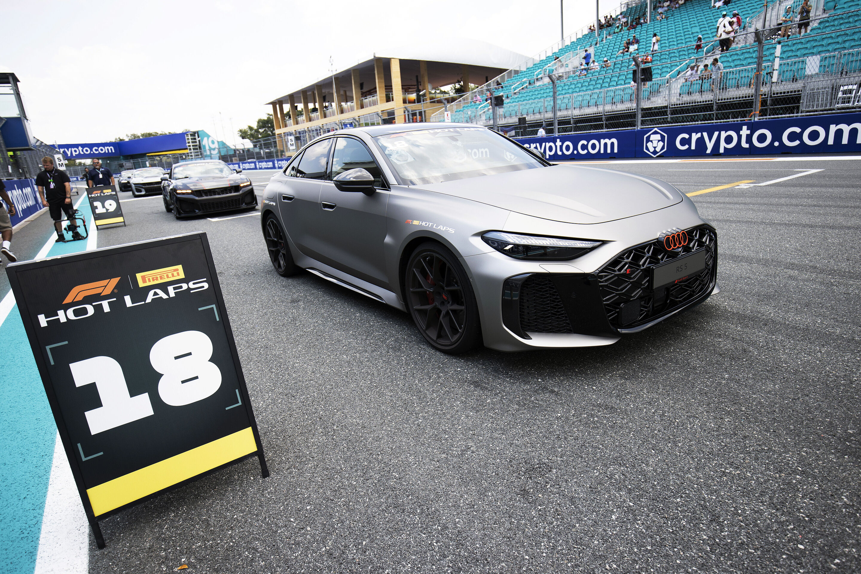 Audi RS 5: Premiere als Hot-Lap-Auto bei der Formel 1 - Der Audi RS 5 feierte beim F1 Grand Prix in Miami seine Premiere als Fahrzeug für die F1® Pirelli Hot Laps im Rahmenprogramm der Formel 1