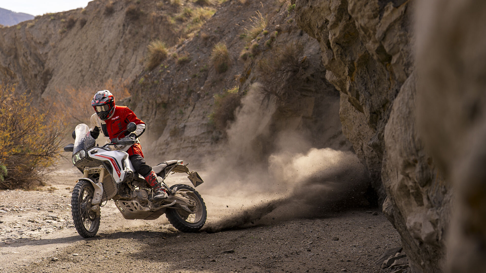 Ducati Motor Holding S.p.A. - Mit der Neuauflage ist der Offroad-Charakter der DesertX jetzt noch ausgeprägter.