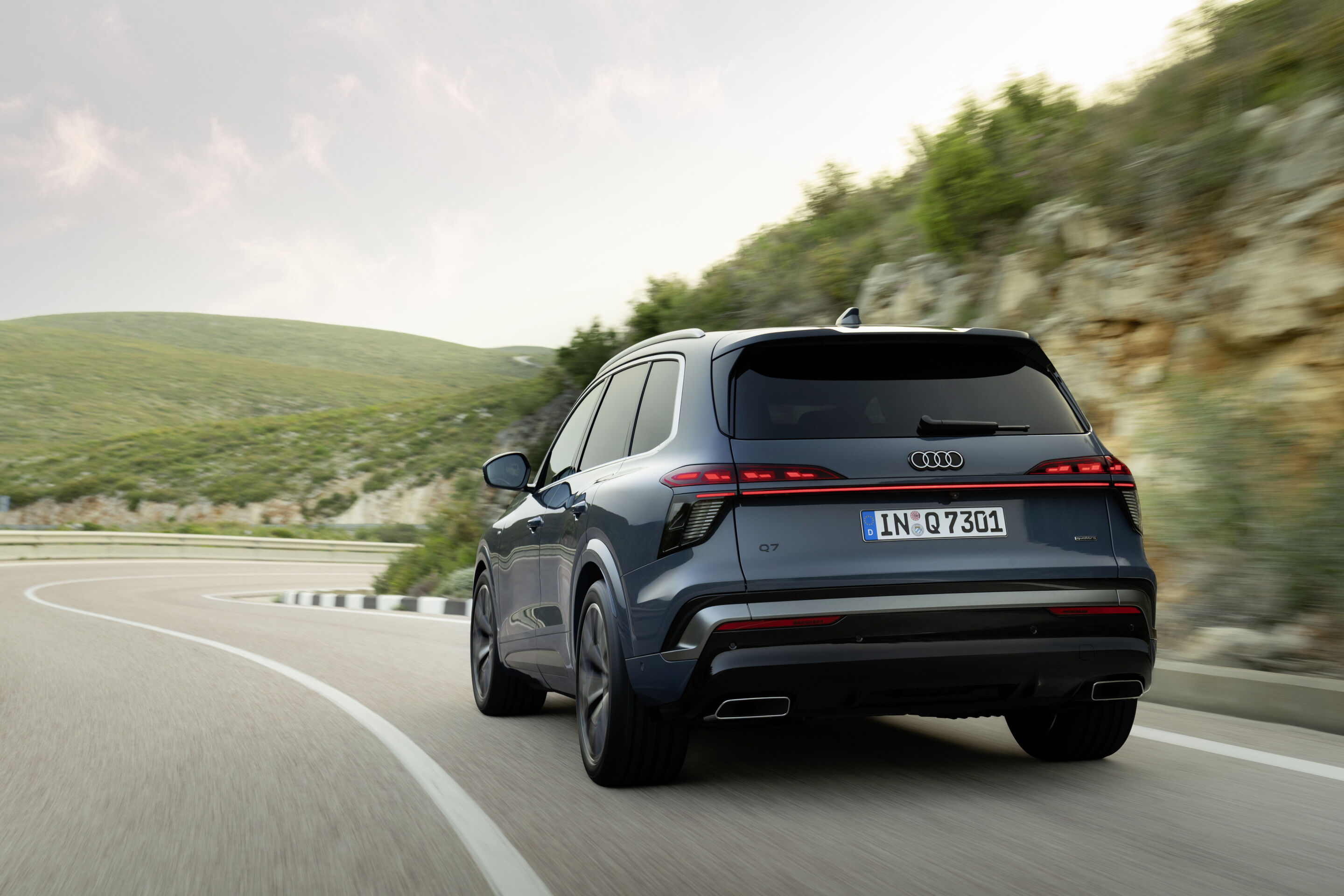 Audi Q7 SUV - Alopias blue metallic, dynamic photo, exterior, rear view
